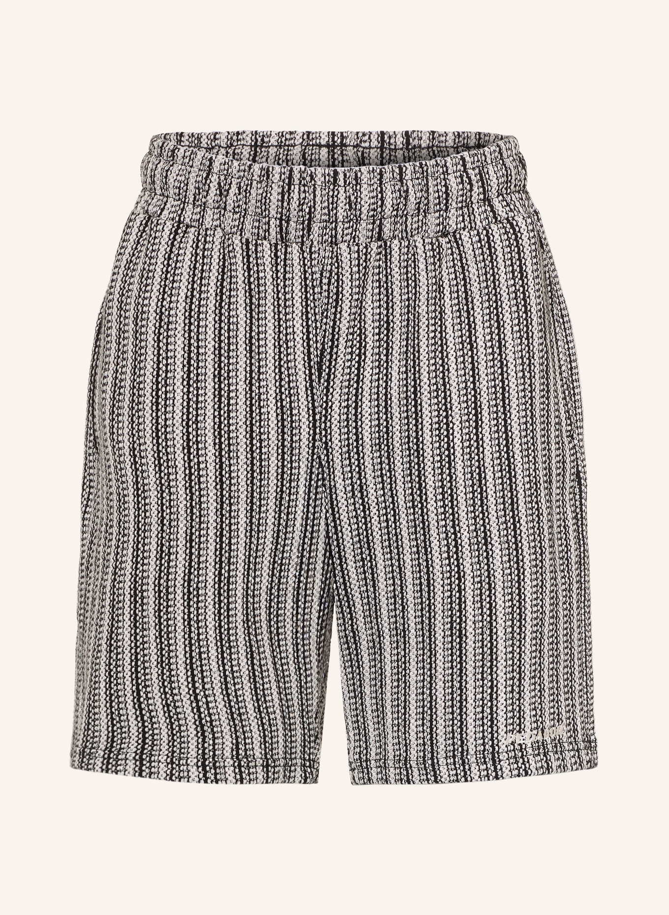 PEGADOR FORNO Shorts: BLACK / WHITE