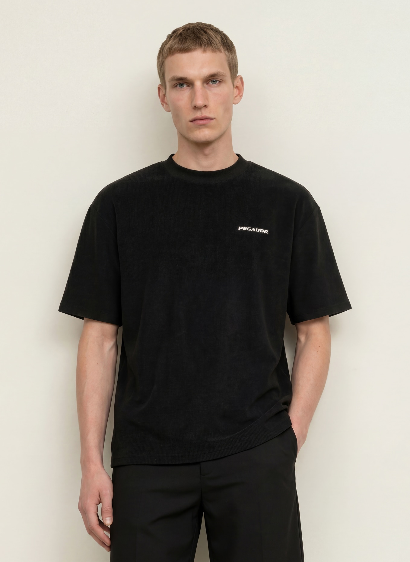 PEGADOR Koszulka oversize LAGOS: CZARNY