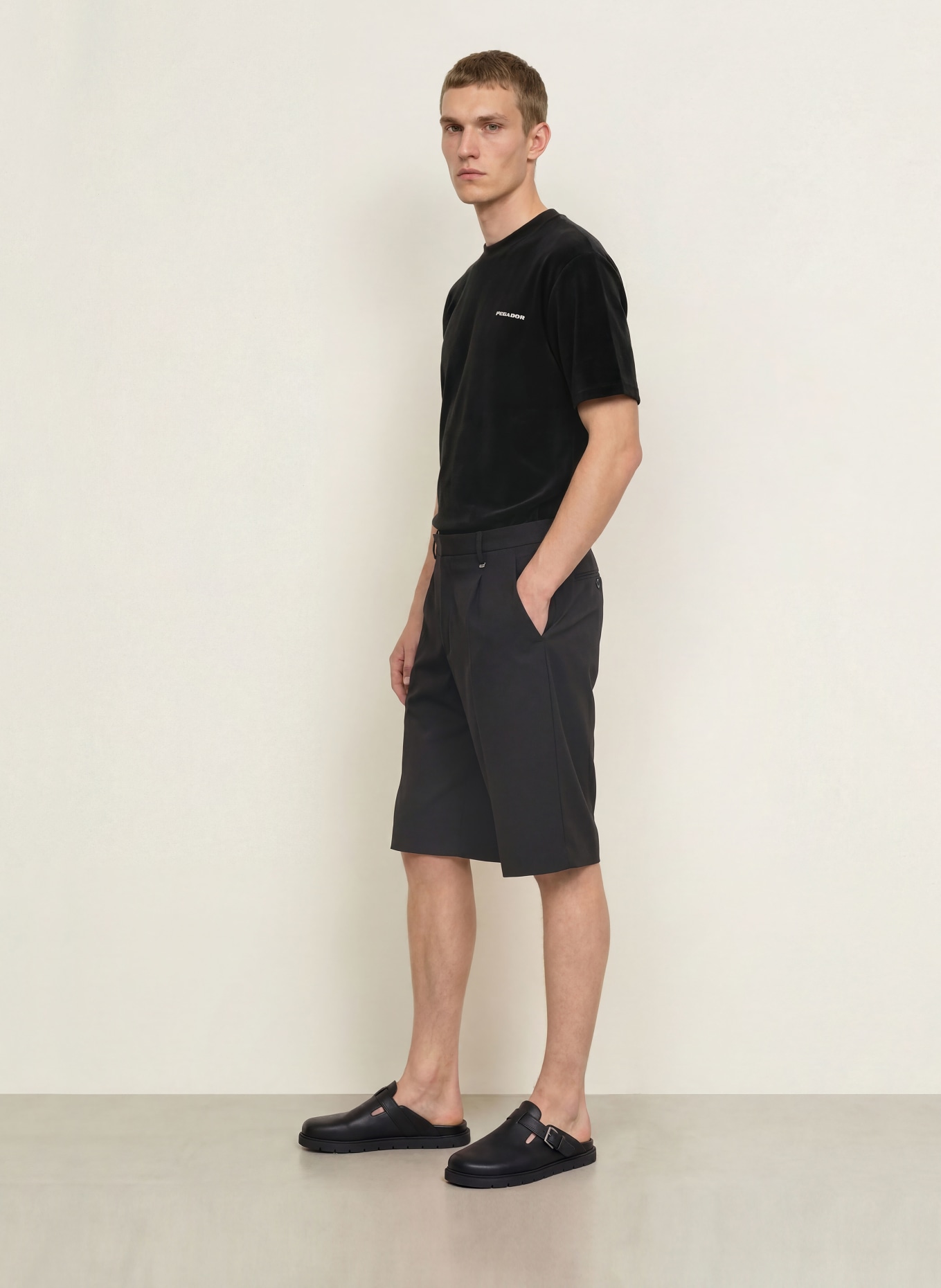 PEGADOR Koszulka oversize LAGOS: CZARNY
