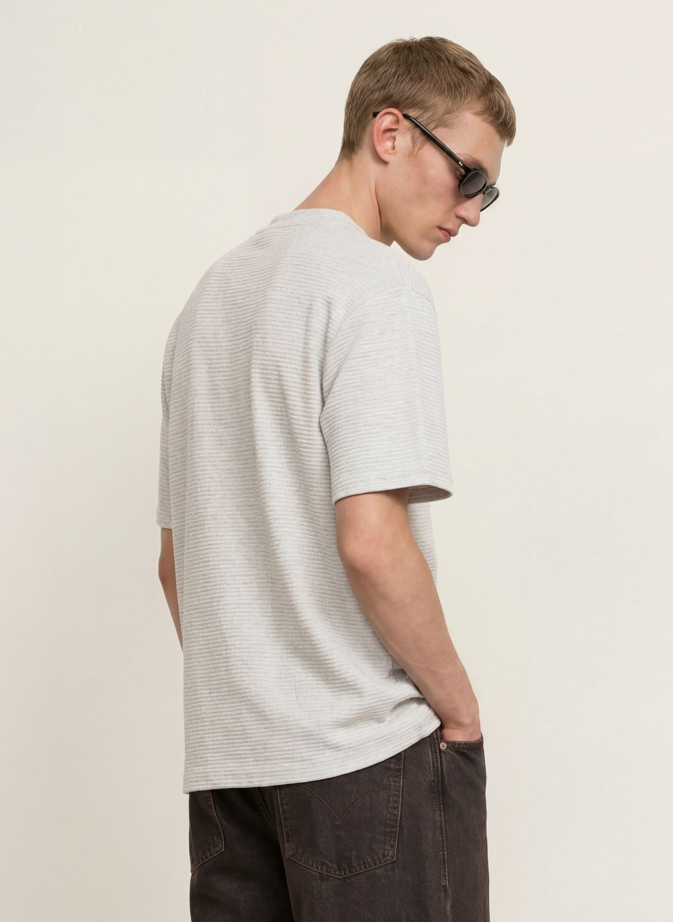 PEGADOR Tricou oversized SIGNAR: GRI DESCHIS
