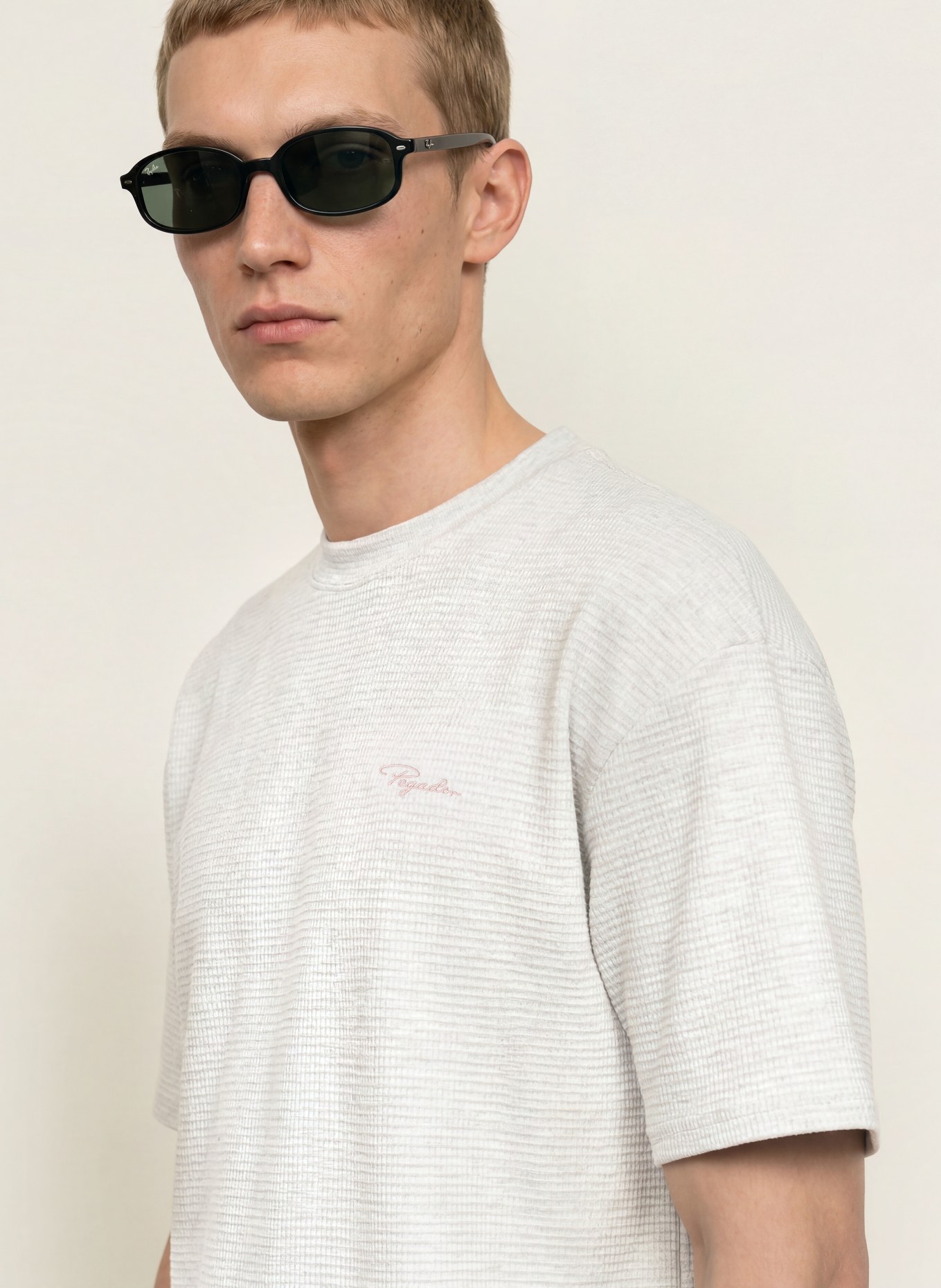 PEGADOR Tricou oversized SIGNAR: GRI DESCHIS