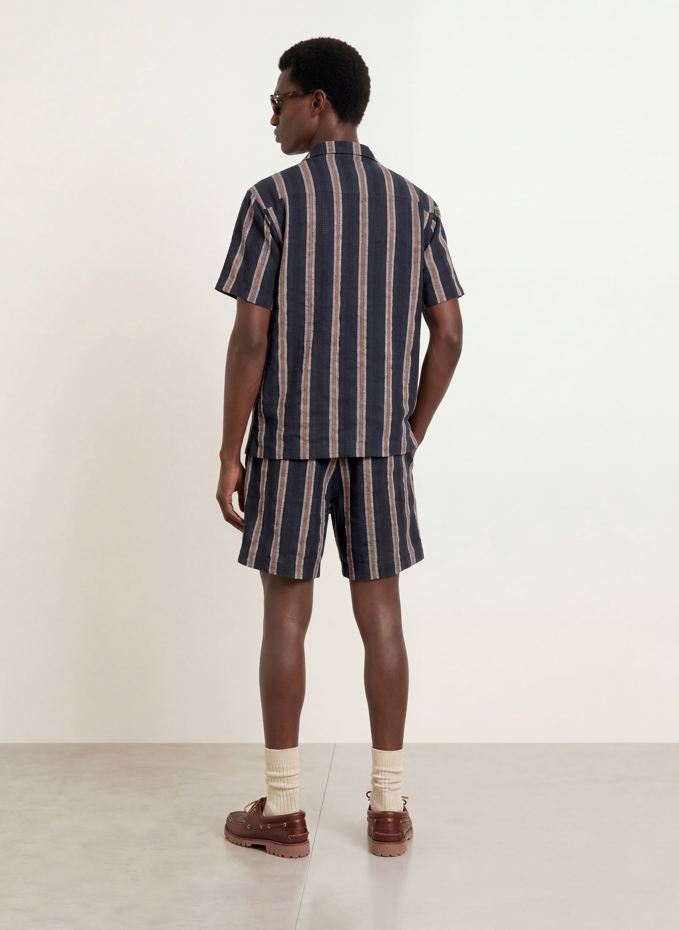 BLKVIS Short: DONKERBLAUW / COGNAC / WIT