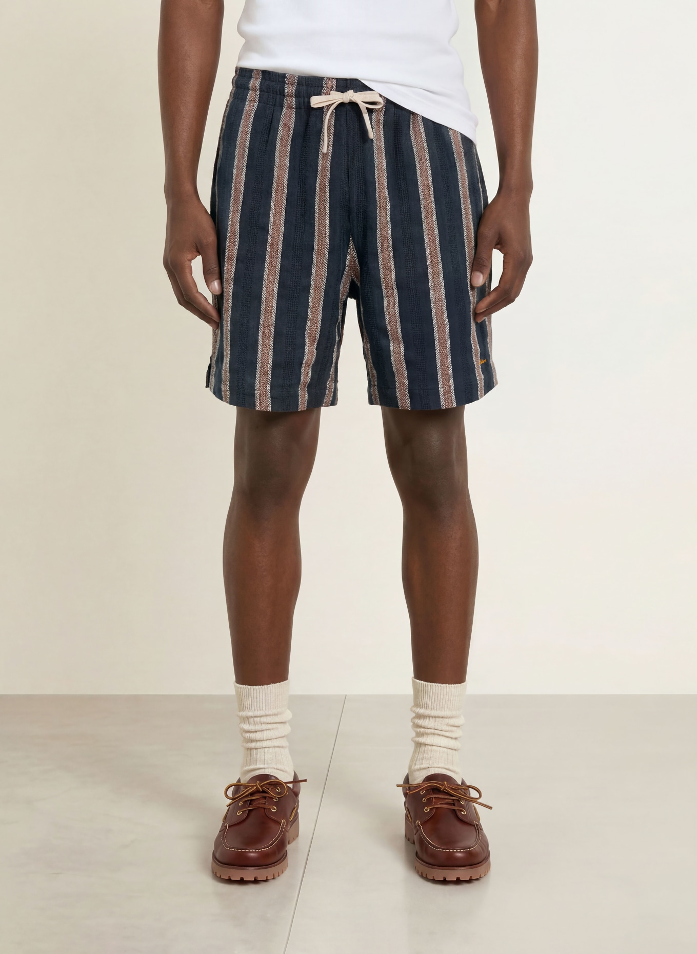 BLKVIS Short: DONKERBLAUW / COGNAC / WIT