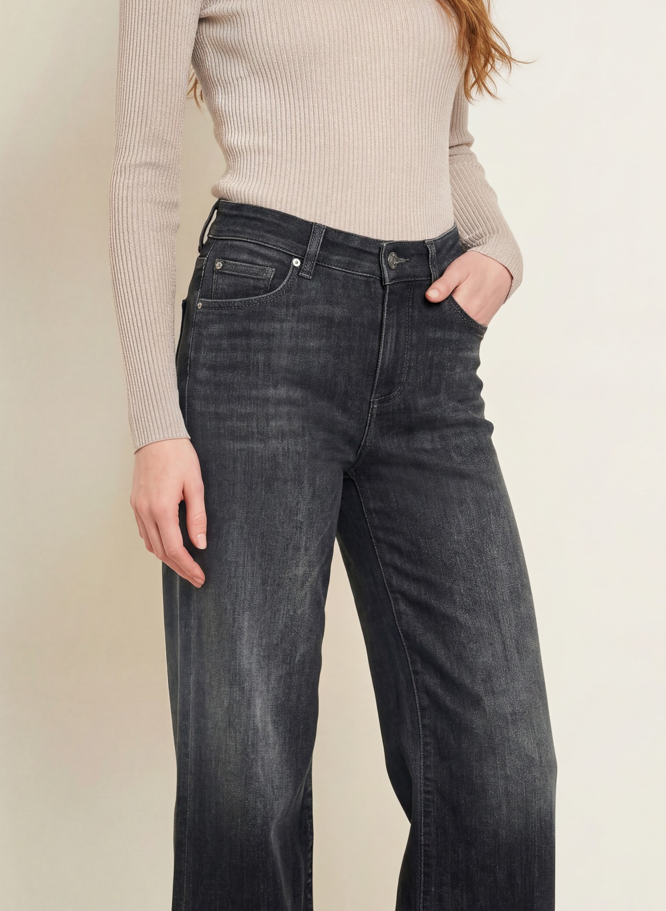 LIU JO Flared jeans: 8S504 Den.Black short suns