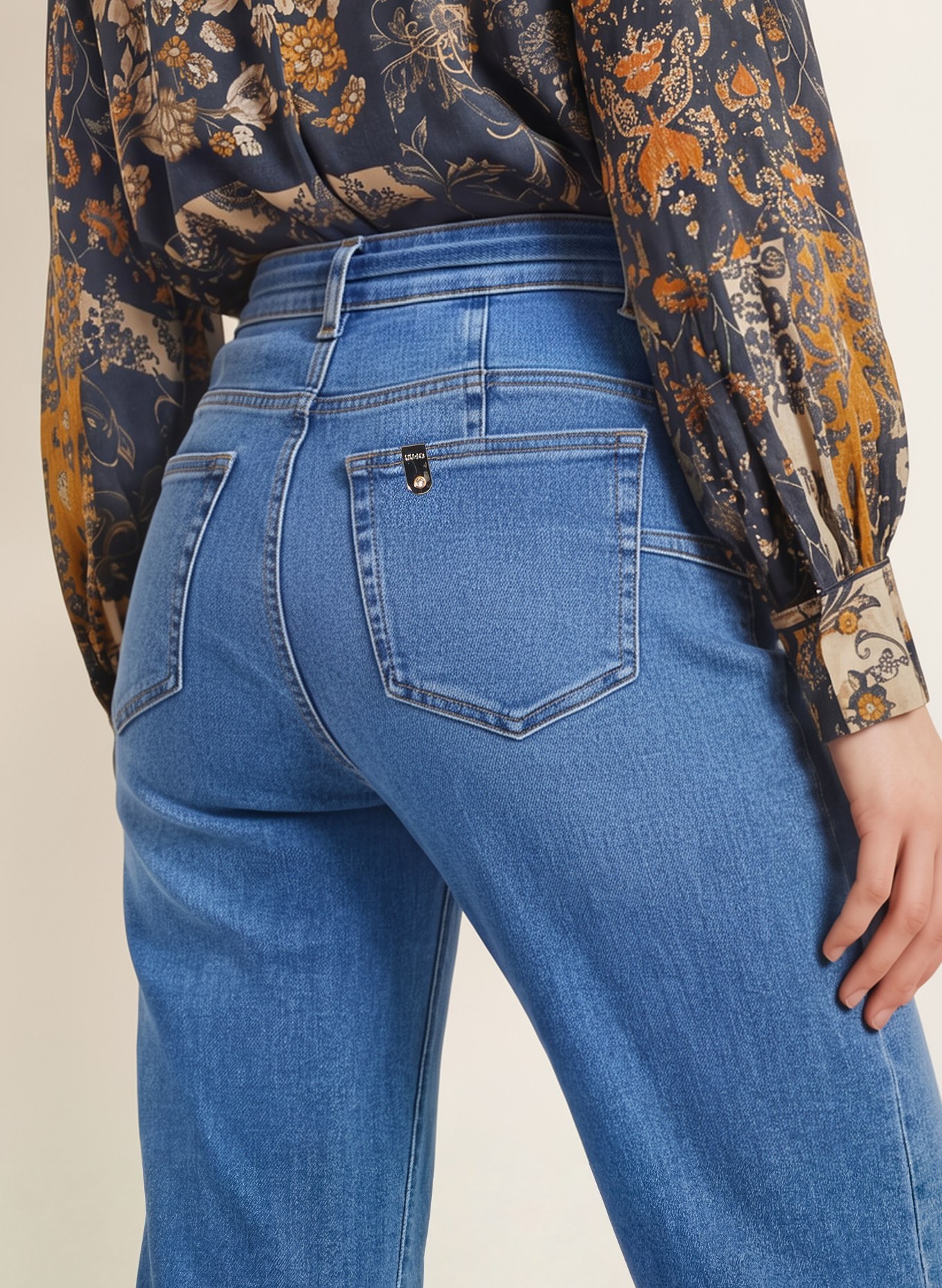 LIU JO Flared jeans: 7S899 Den.Blue short bubbl