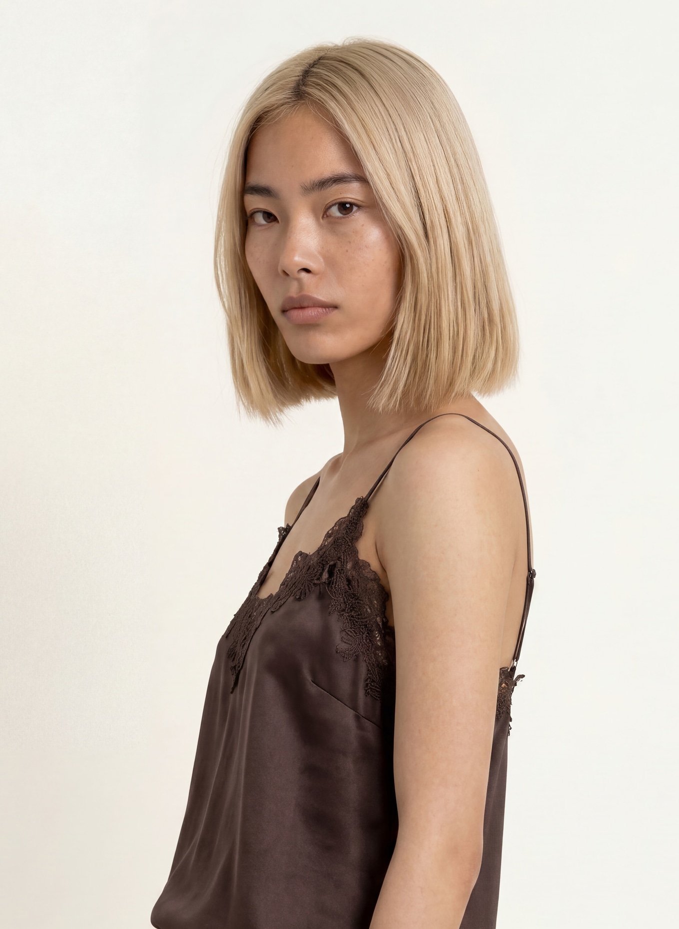 CPH MUSE Haut en satin CMSILIA avec de la soie et de la dentelle: MARRON FONCÉ