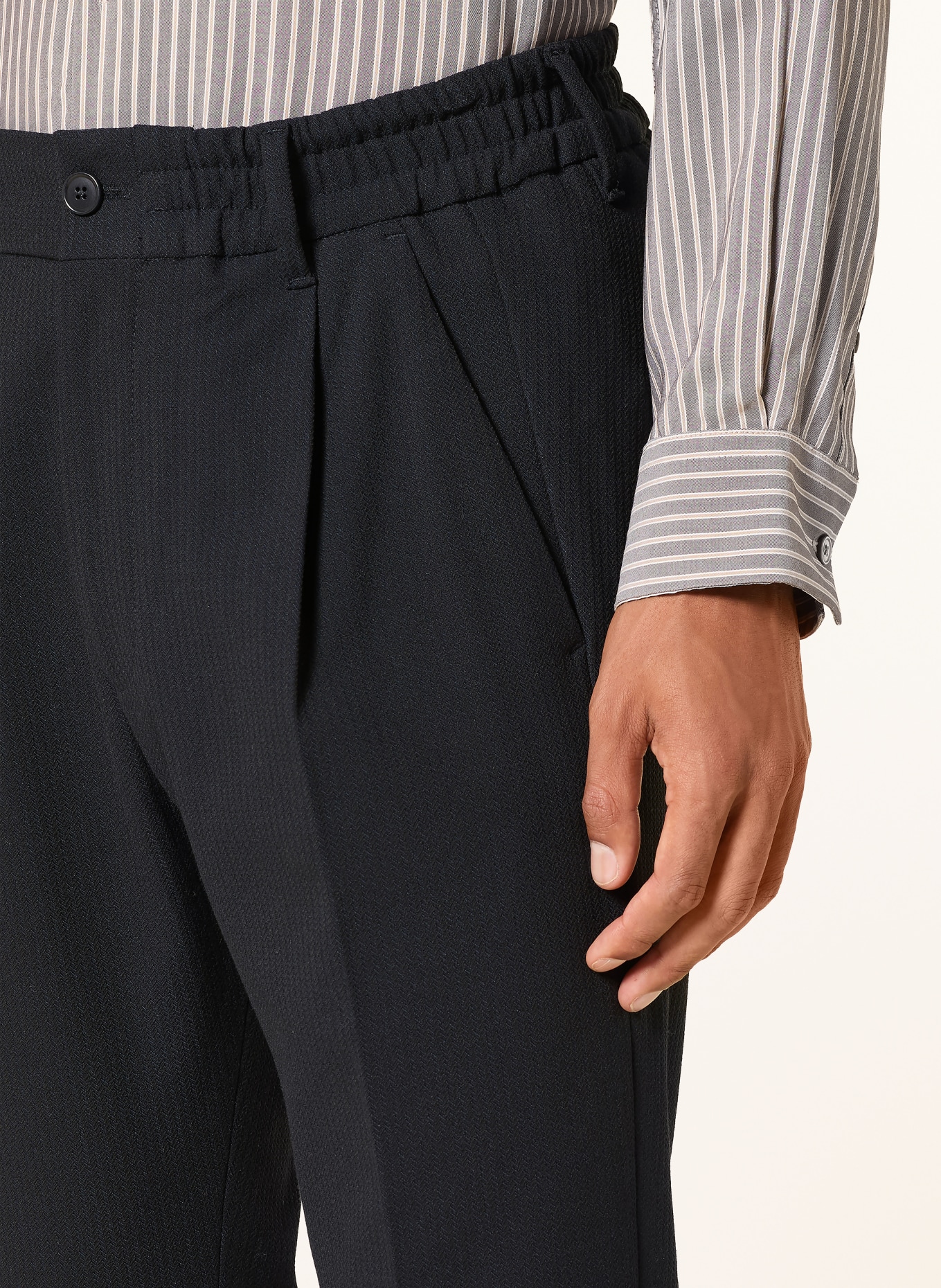 DRYKORN Chino CHASY Regular Fit: MØRKEBLÅ / SORT