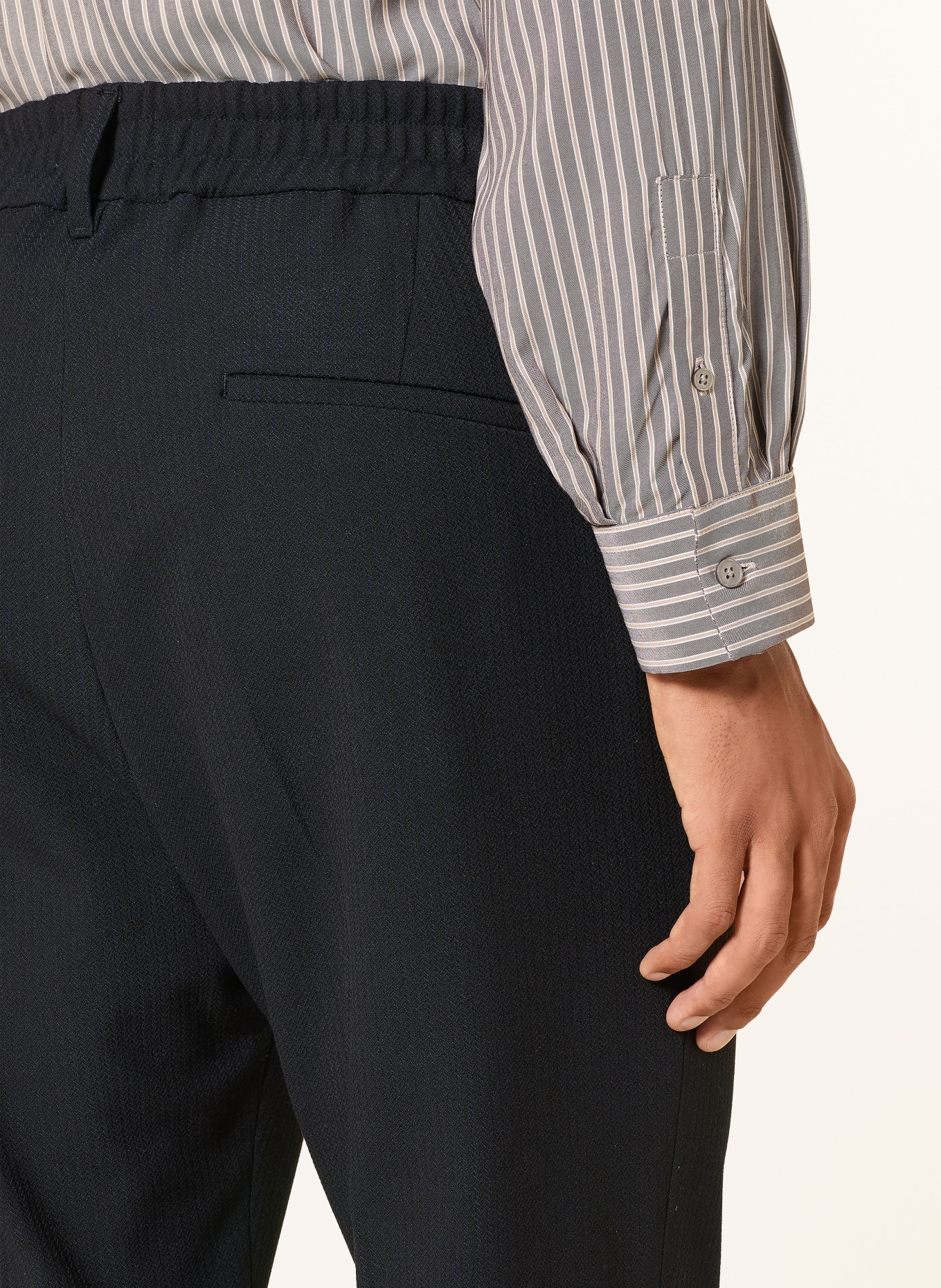 DRYKORN Chino CHASY Regular Fit: MØRKEBLÅ / SORT