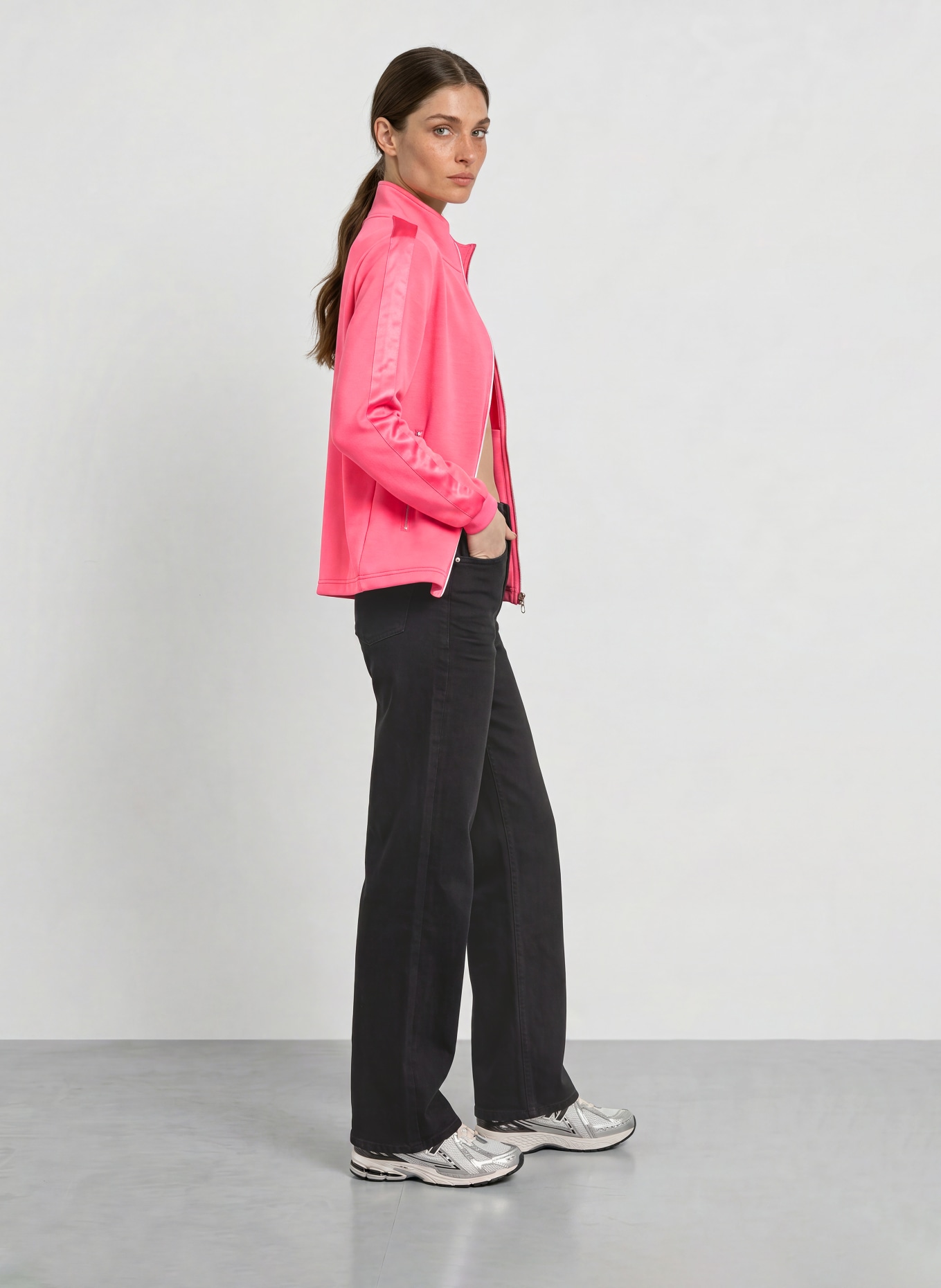 JOY sportswear Sweatjacke LIZZY mit Galonstreifen: PINK