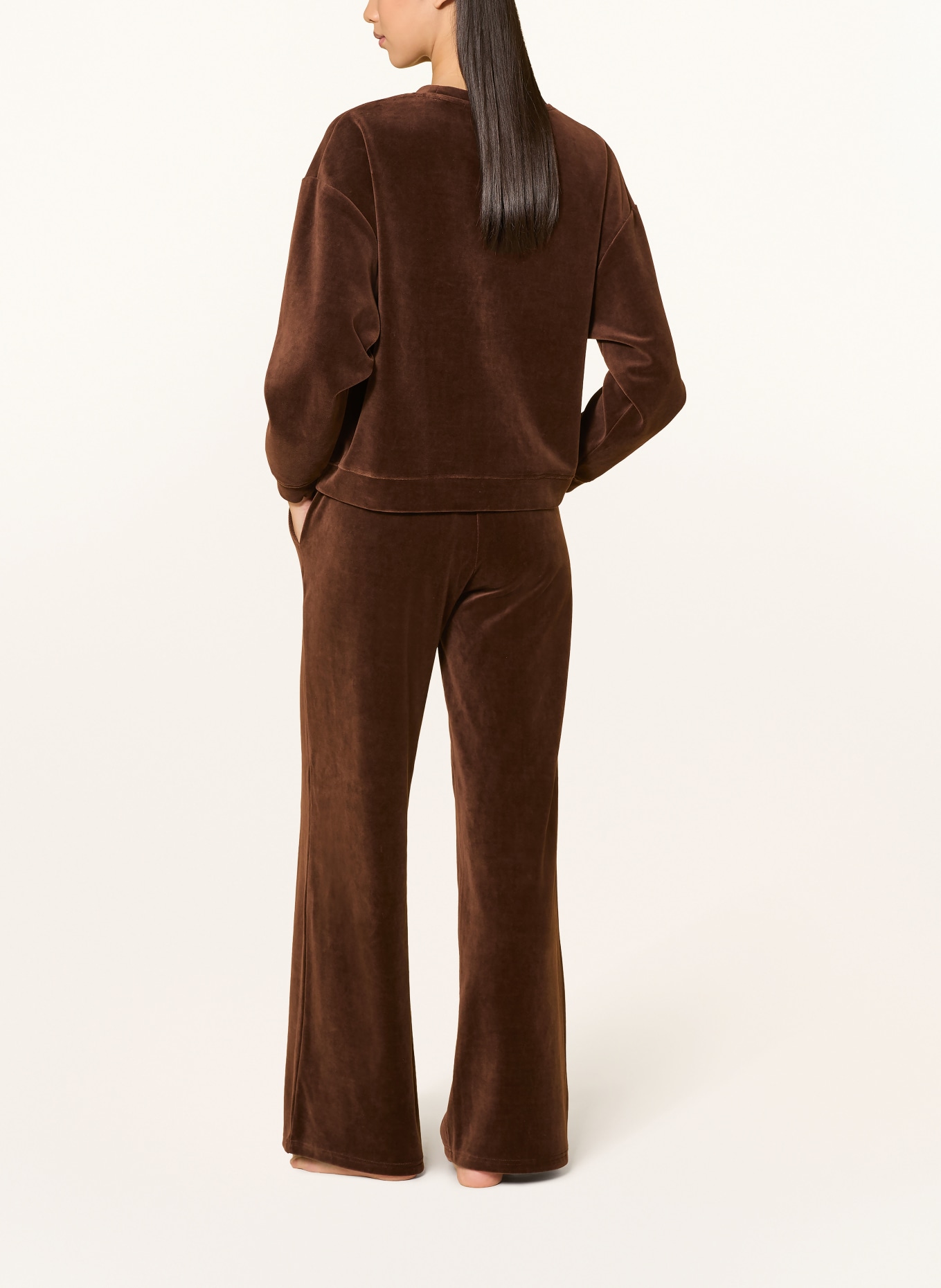 darling harbour Haut loungewear en velours: CHOCOLATE