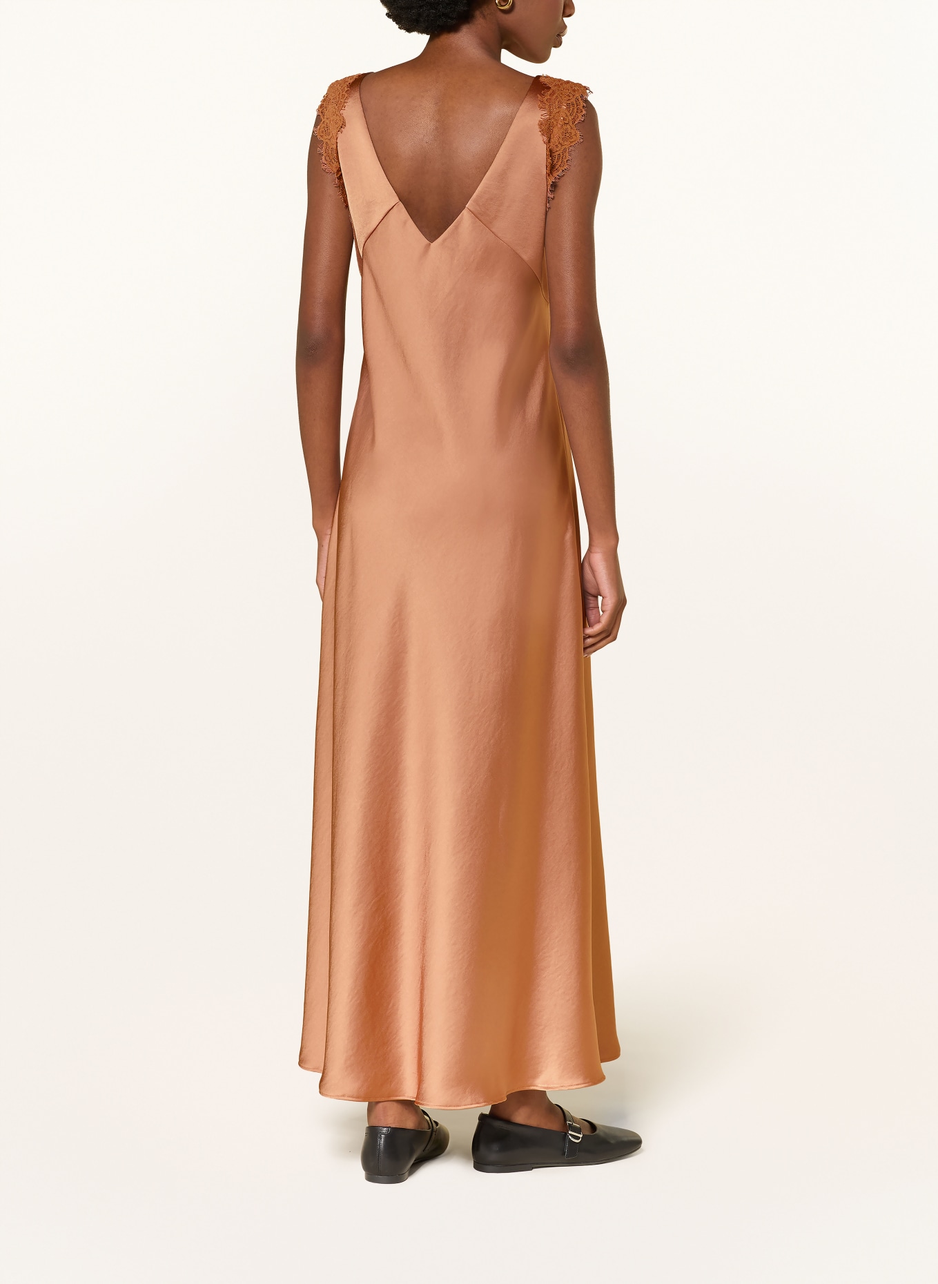 LUISA CERANO Evening gown with lace: COGNAC