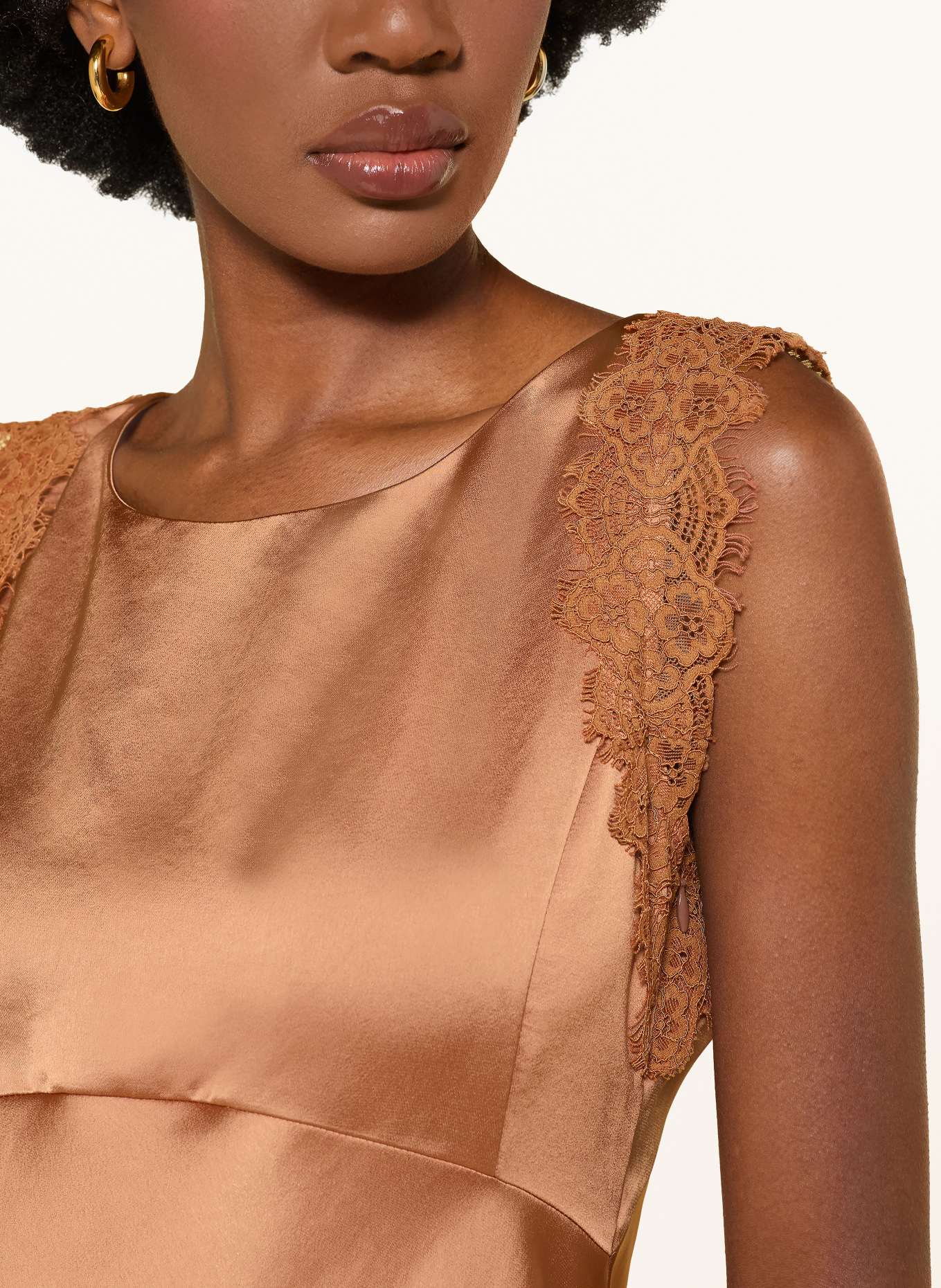 LUISA CERANO Evening gown with lace: COGNAC
