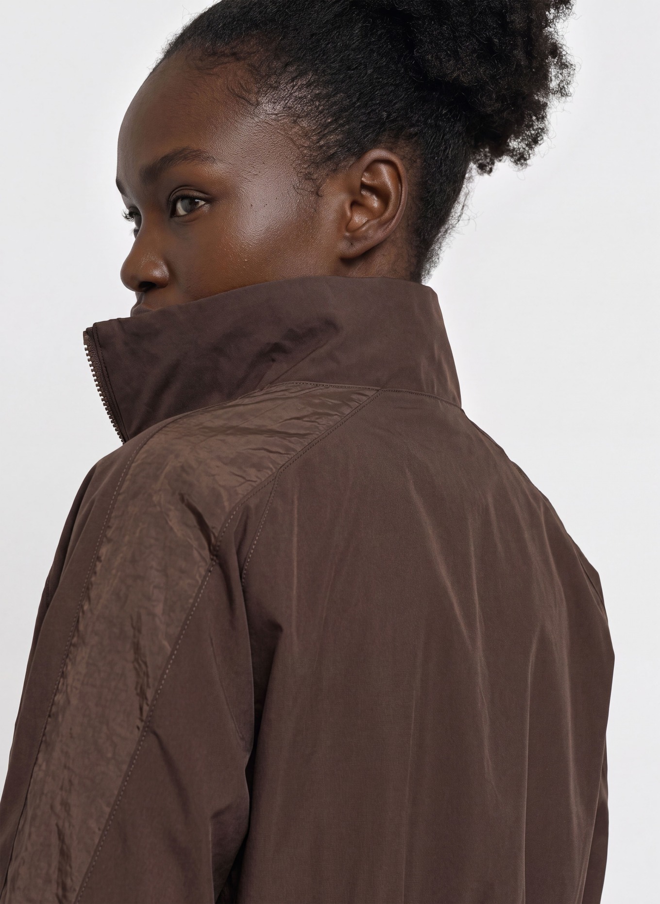 UNDER ARMOUR Trainingsjacke UA ICON WOVEN: DUNKELBRAUN