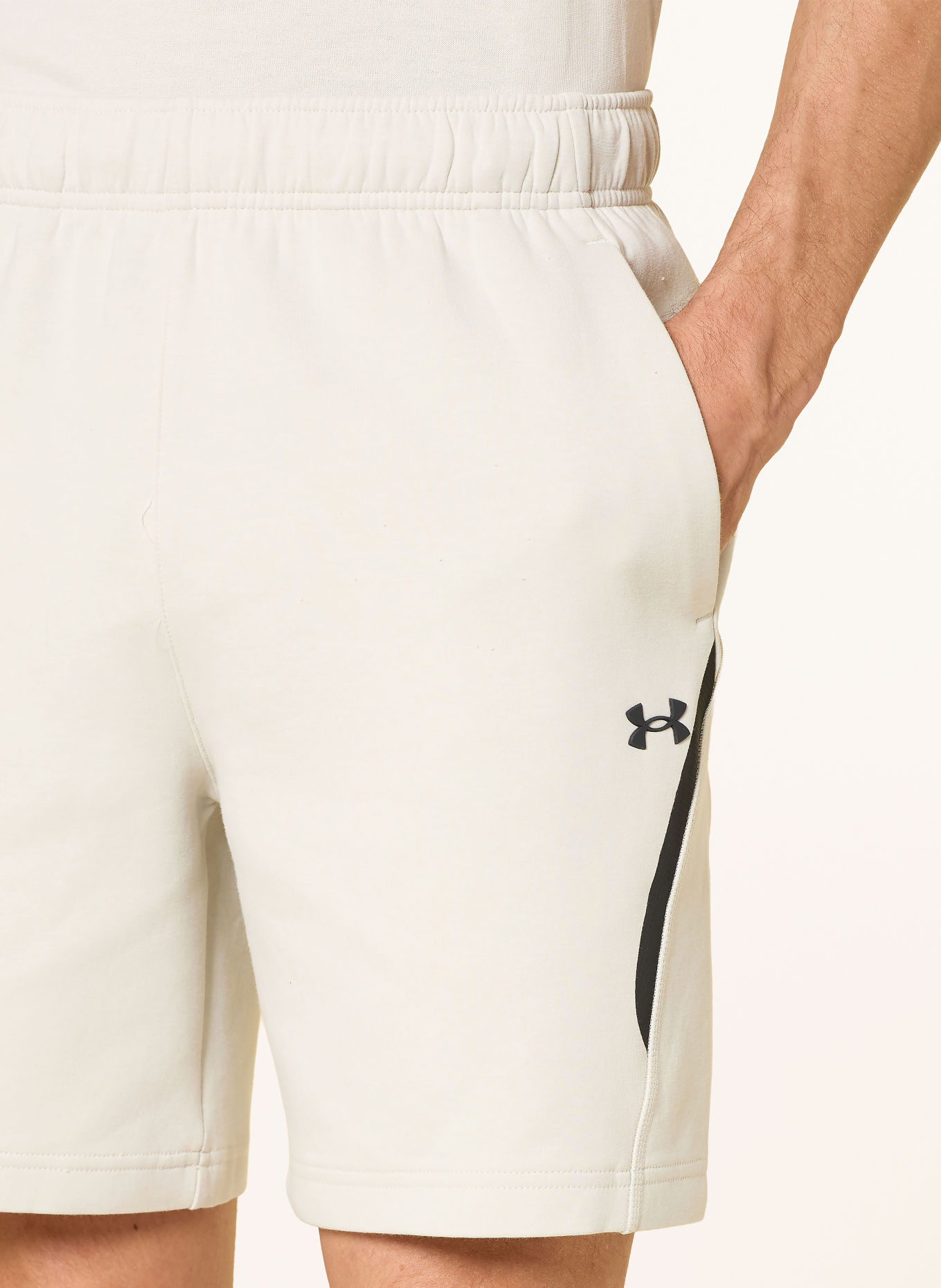 UNDER ARMOUR Short en molleton UA UNSTOPPABLE: CRÈME