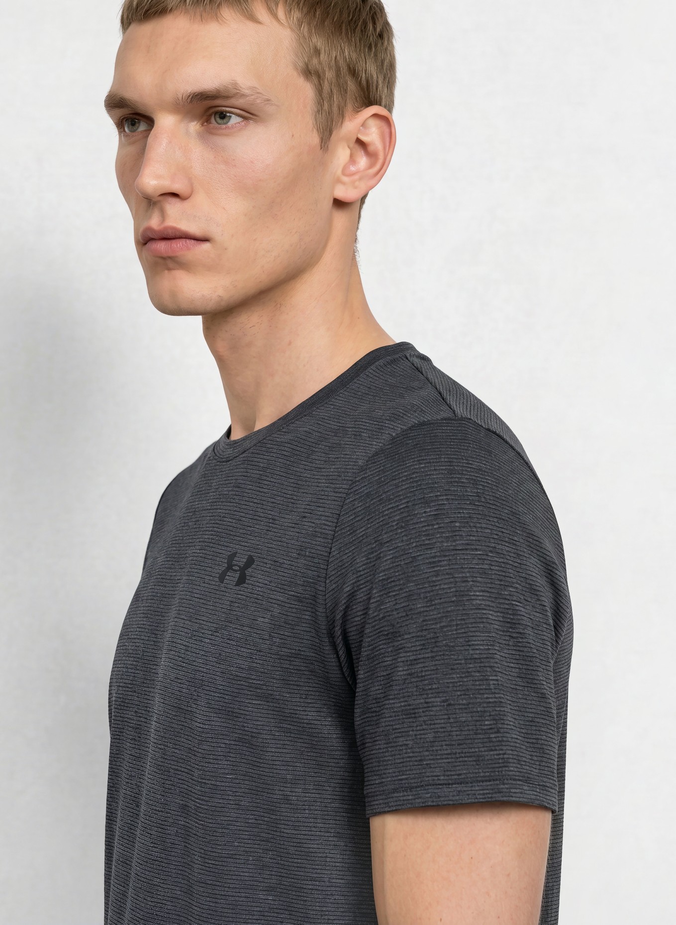 UNDER ARMOUR T-shirt technique UA VANISH ELITE SEAMLESS: GRIS FONCÉ / NOIR