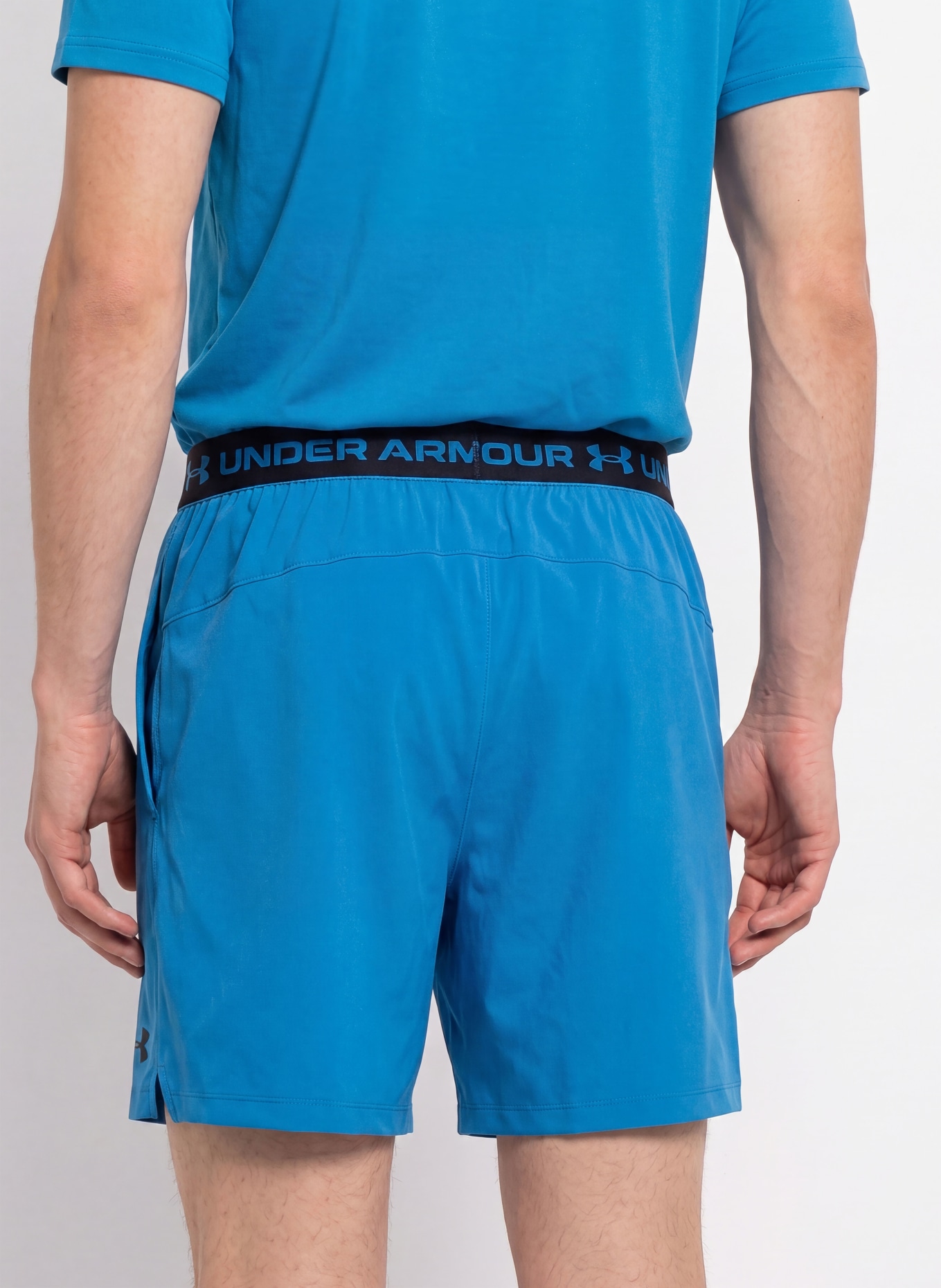 UNDER ARMOUR Trainingsshorts UA VANISH WOVEN 2.0: BLAU / SCHWARZ