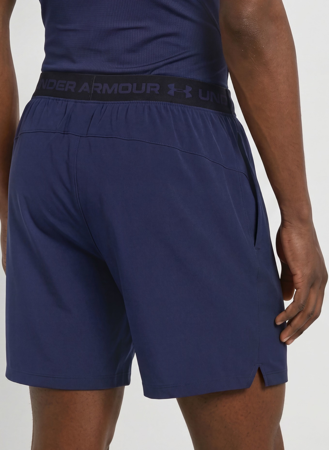 UNDER ARMOUR Trainingsshorts UA VANISH WOVEN 2.0: DUNKELBLAU / HELLGRAU / SCHWARZ