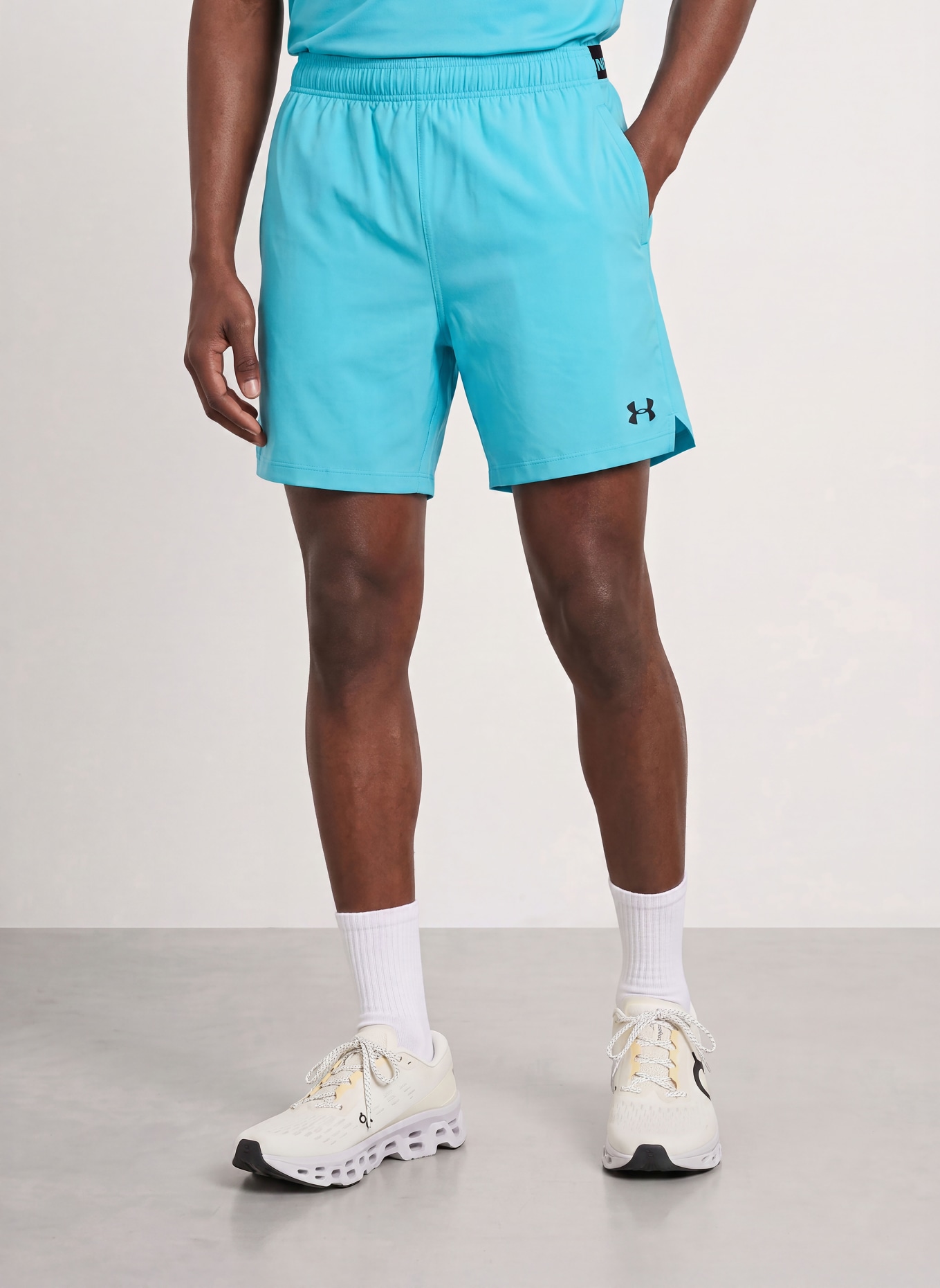 UNDER ARMOUR Trainingsshorts UA VANISH WOVEN 2.0: NEONBLAU / SCHWARZ