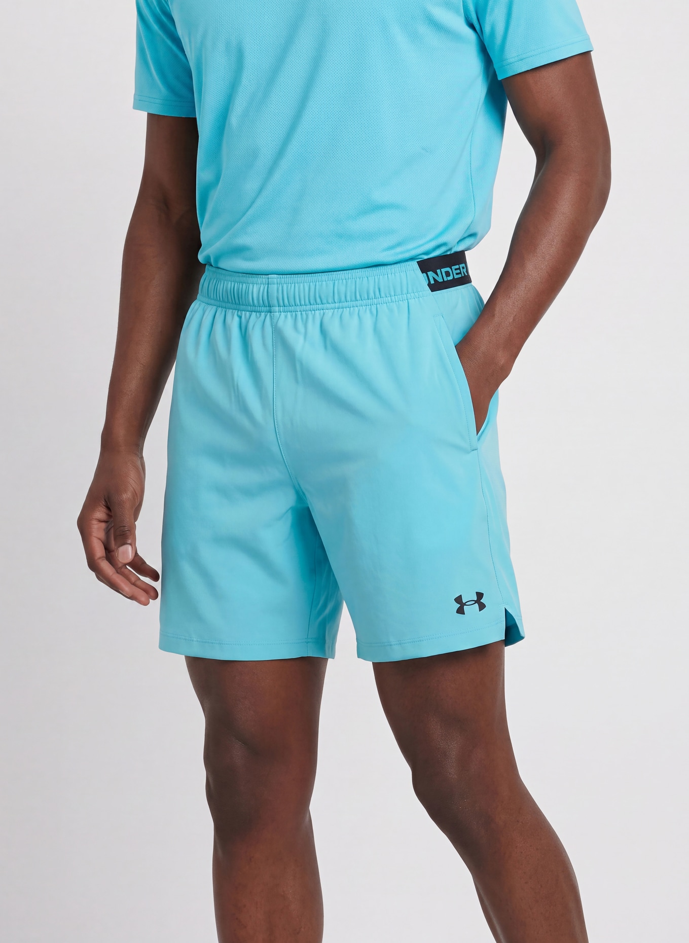 UNDER ARMOUR Trainingsshorts UA VANISH WOVEN 2.0: NEONBLAU / SCHWARZ