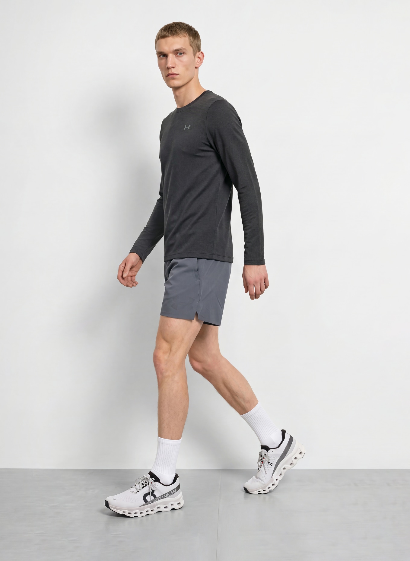 UNDER ARMOUR Trainingsshorts UA VANISH ELITE: GRAU