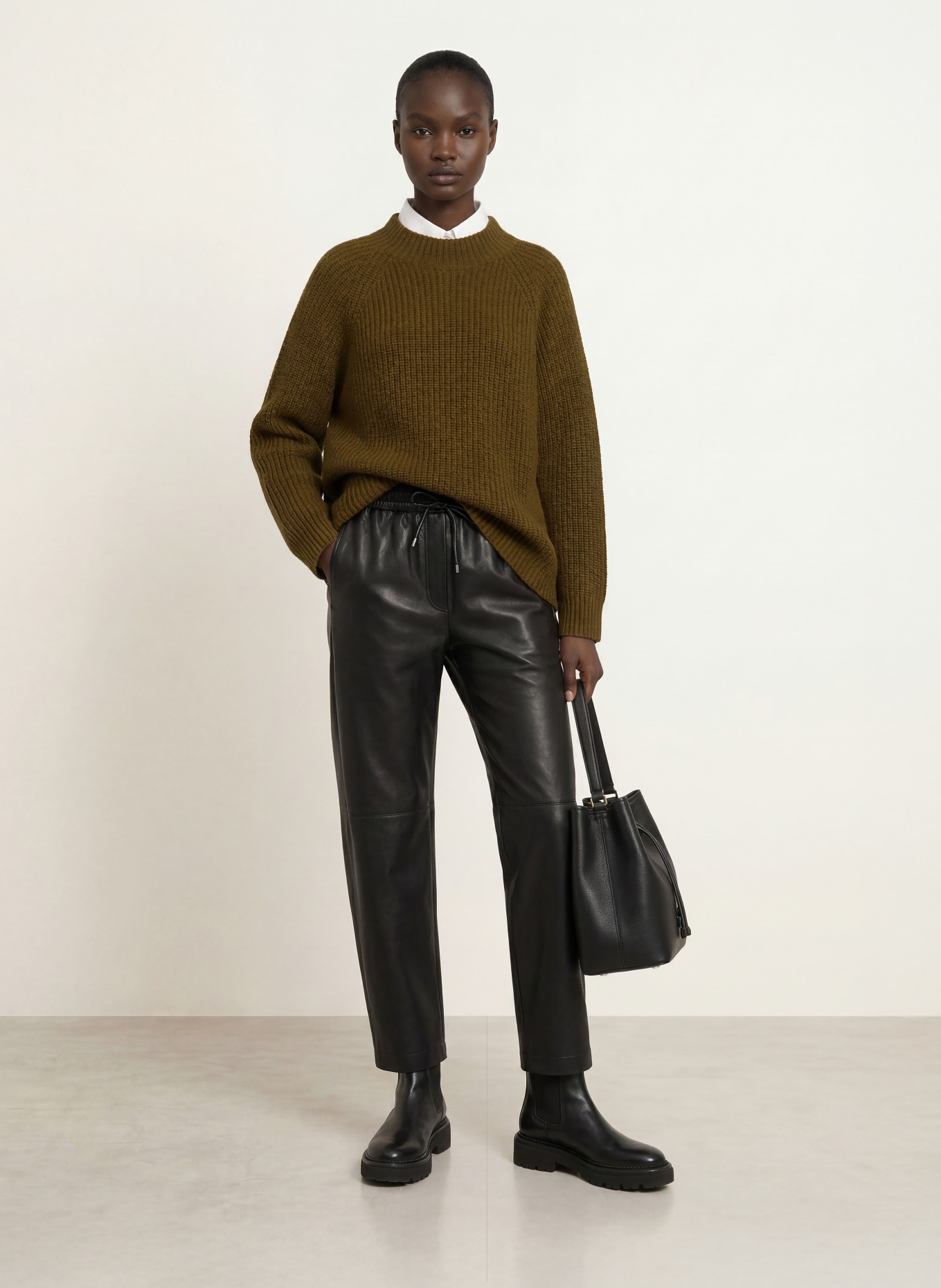 MARC CAIN 7/8-bukser RANCHI i læderlook: 900 black new