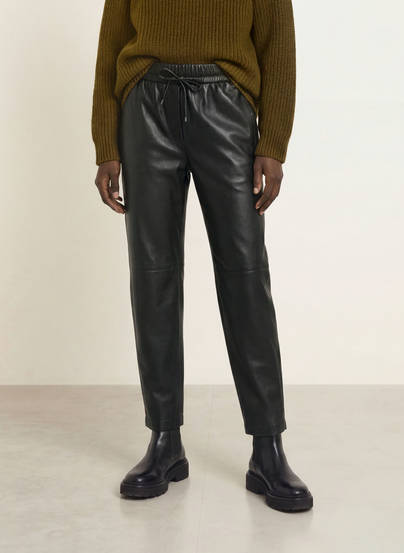 MARC CAIN 7/8-bukser RANCHI i læderlook: 900 black new
