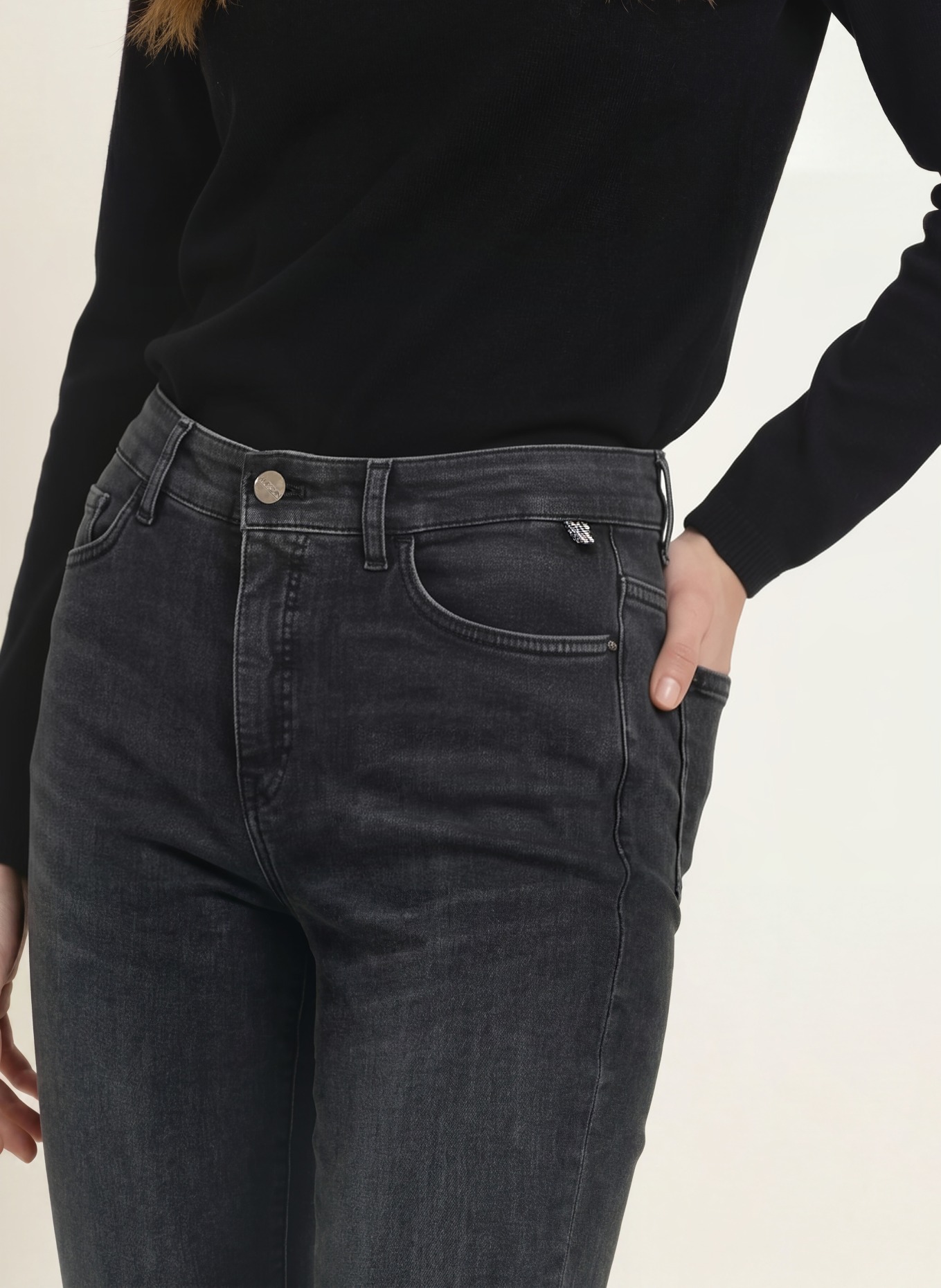 MARC CAIN Cropped Jeans FORLI mit Nieten: 900 black new