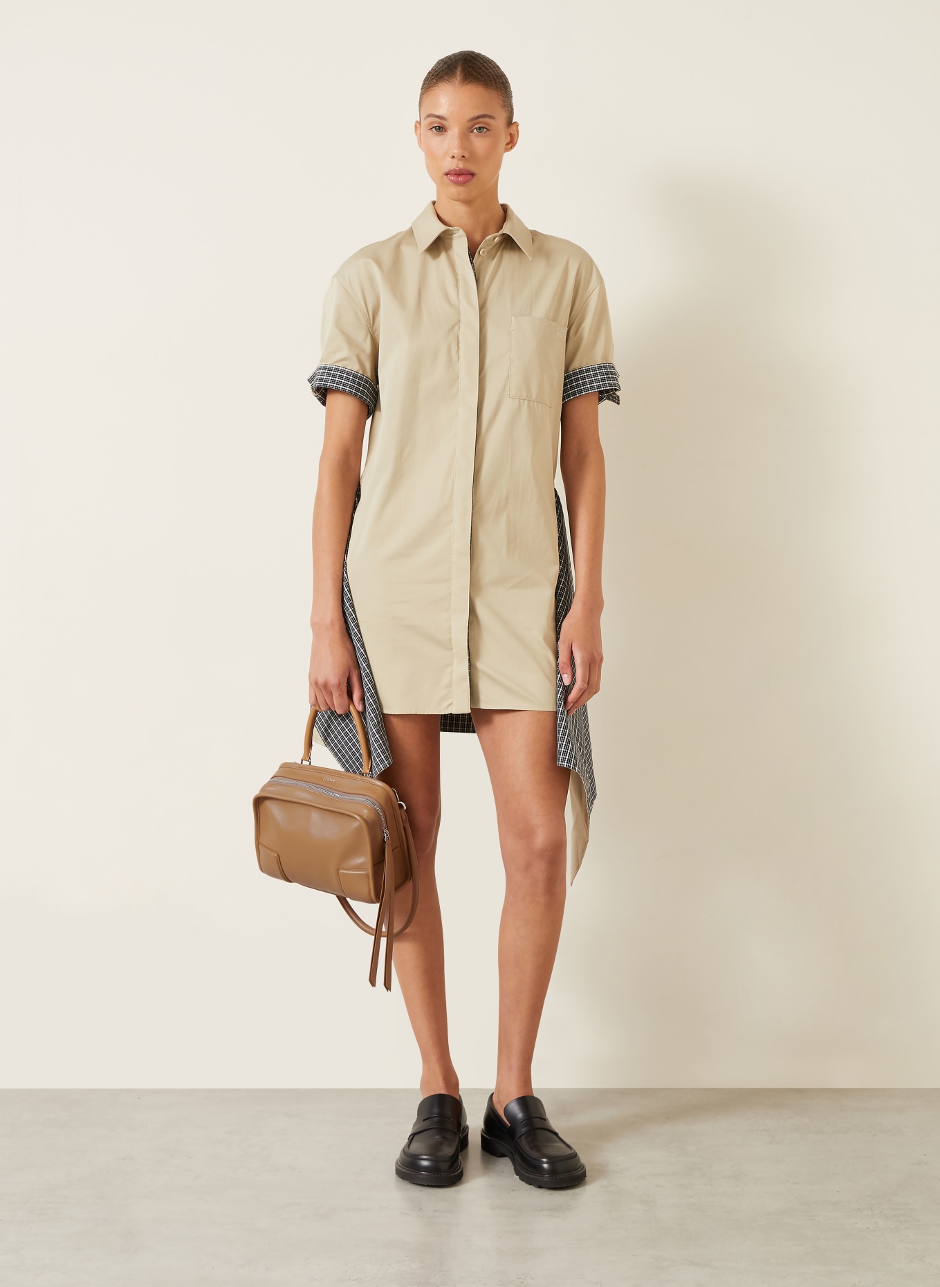 LOEWE Umhängetasche AMAZONA 180 SMALL: HELLBRAUN / SILBER