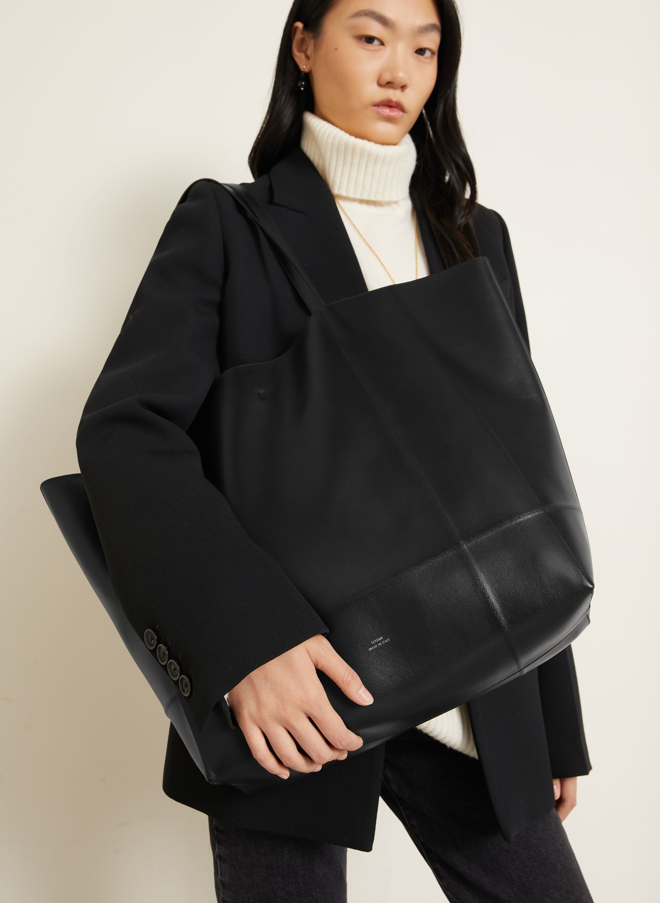 TOTEME Shopper: ZWART