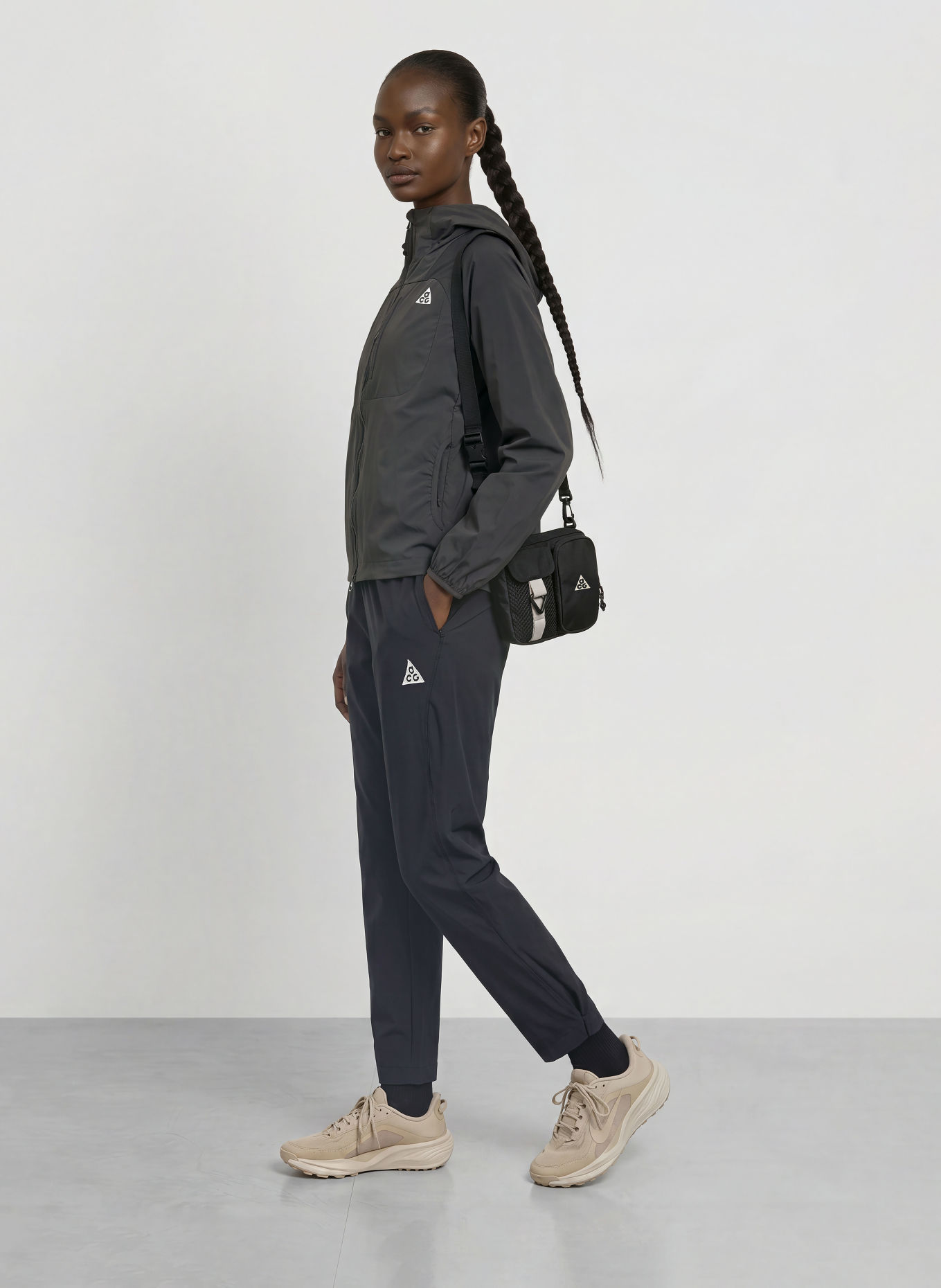 Nike Veste technique ACG FIVE TOWERS: GRIS FONCÉ