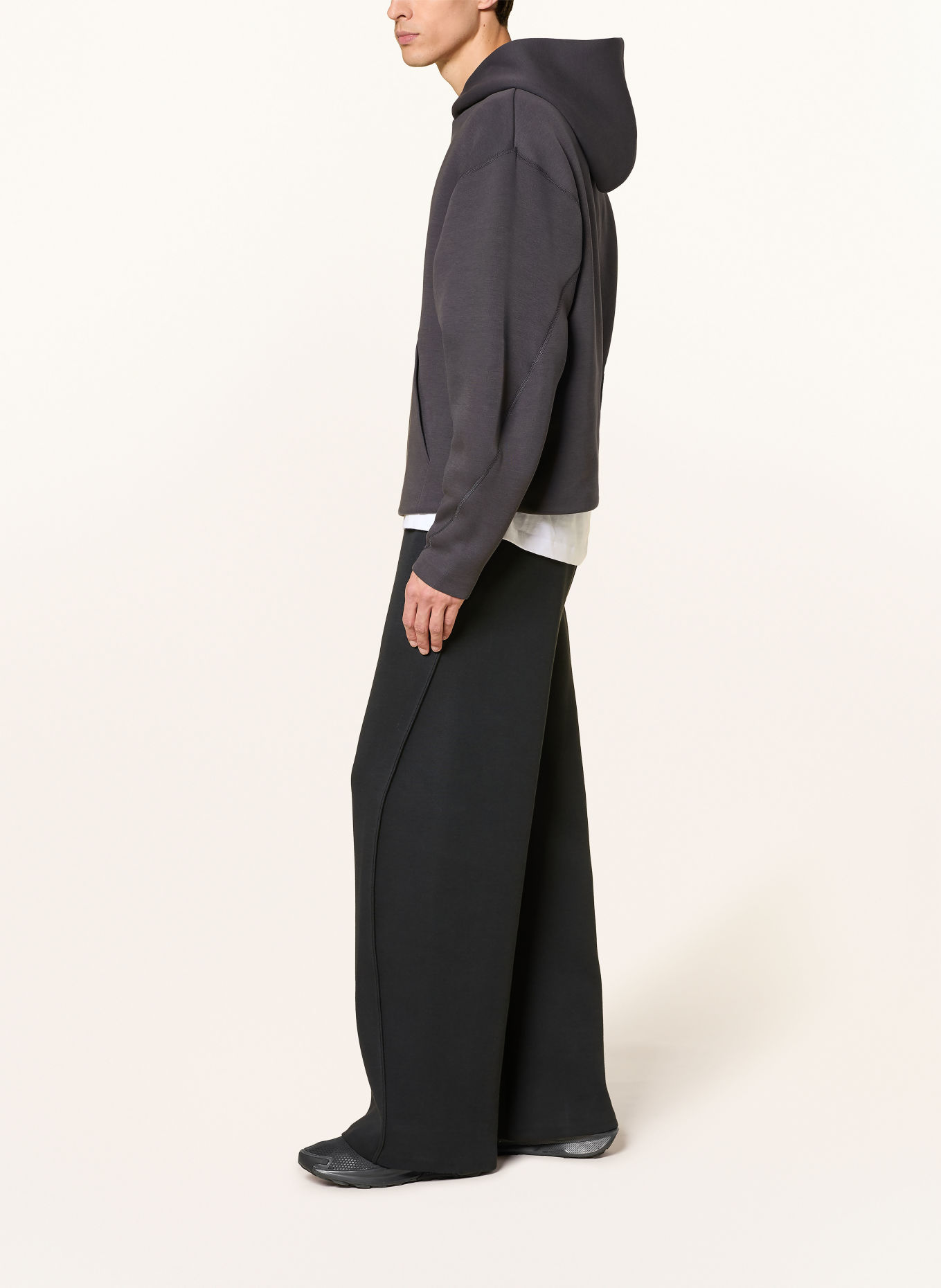 Nike Oversized mikina s kapucí SPORTSWEAR TECH: TMAVĚ ŠEDÁ