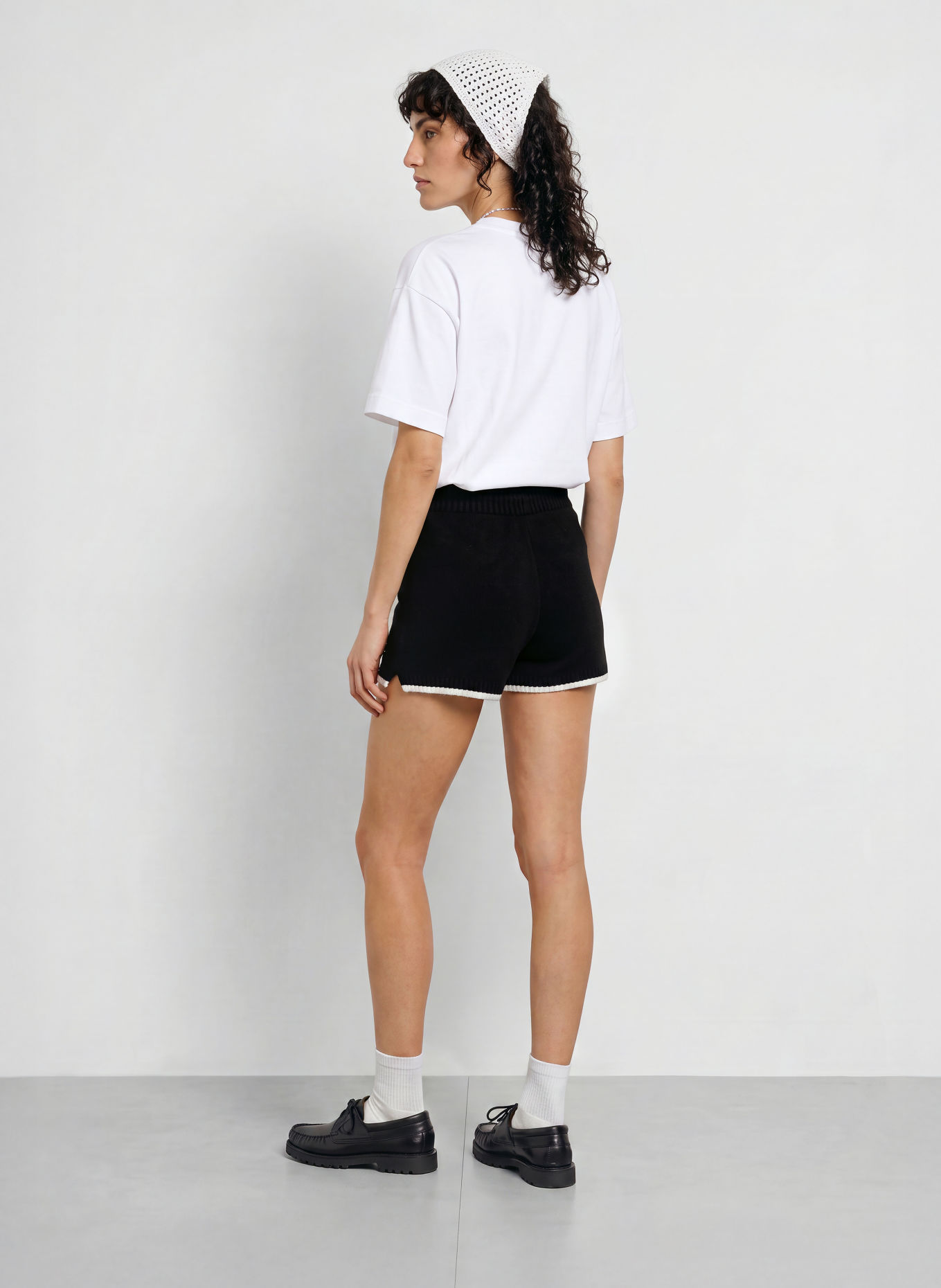 Nike Strickshorts SPORTSWEAR CHILL KNIT: SCHWARZ / WEISS