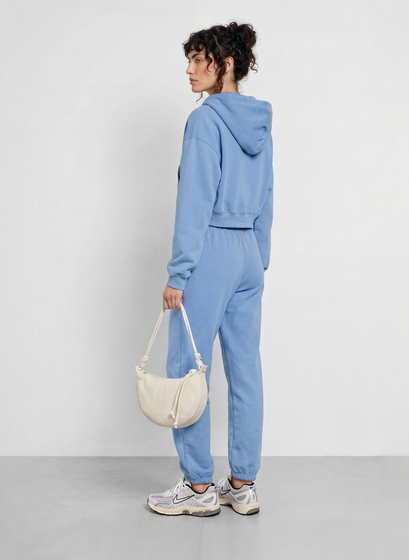 Nike Pantalon en molleton STUDIO: BLEU CLAIR