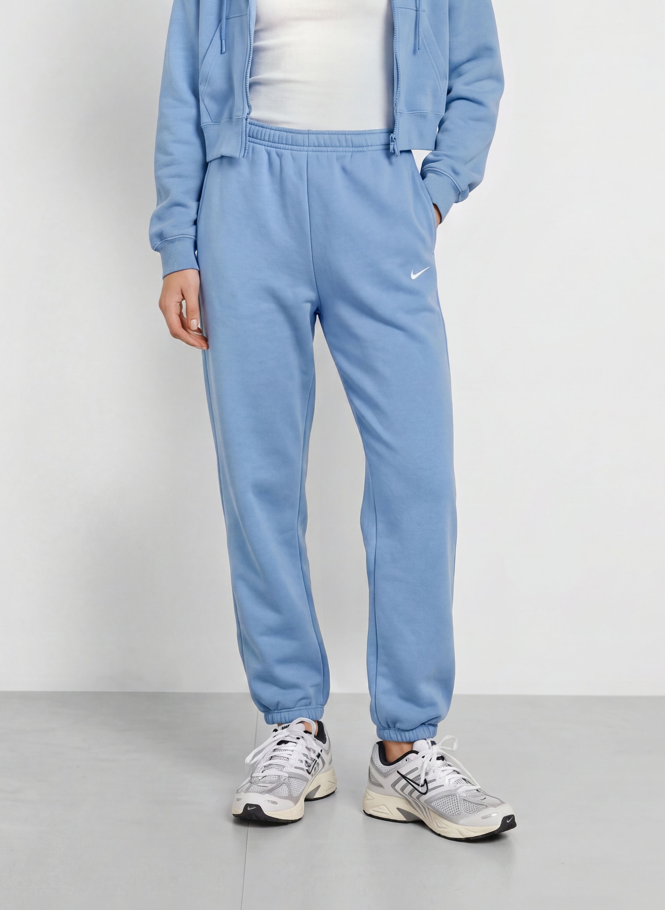 Nike Pantalon en molleton STUDIO: BLEU CLAIR