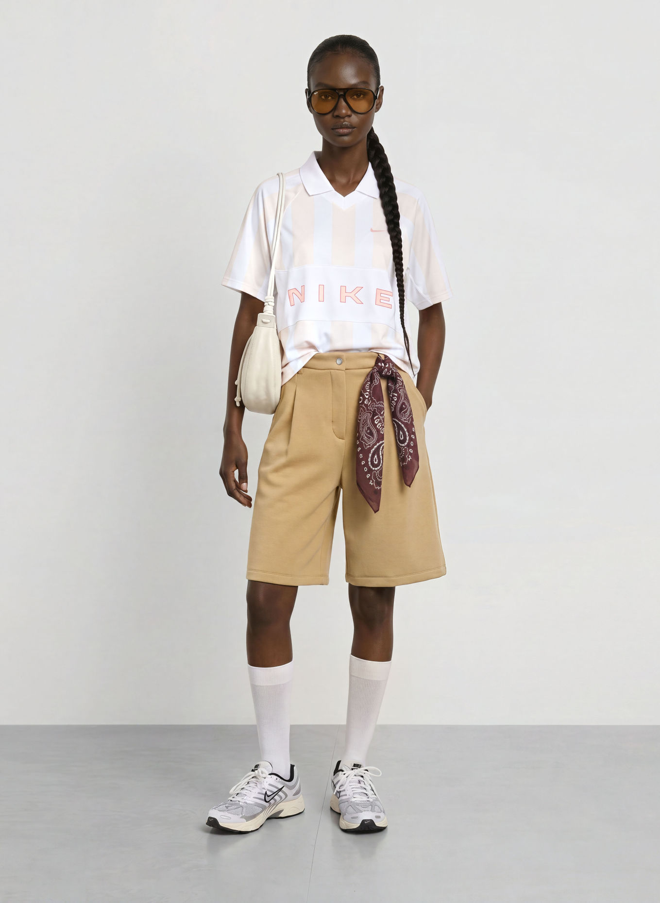 Nike Bermudas PREGAME FLEECE: BEIGE