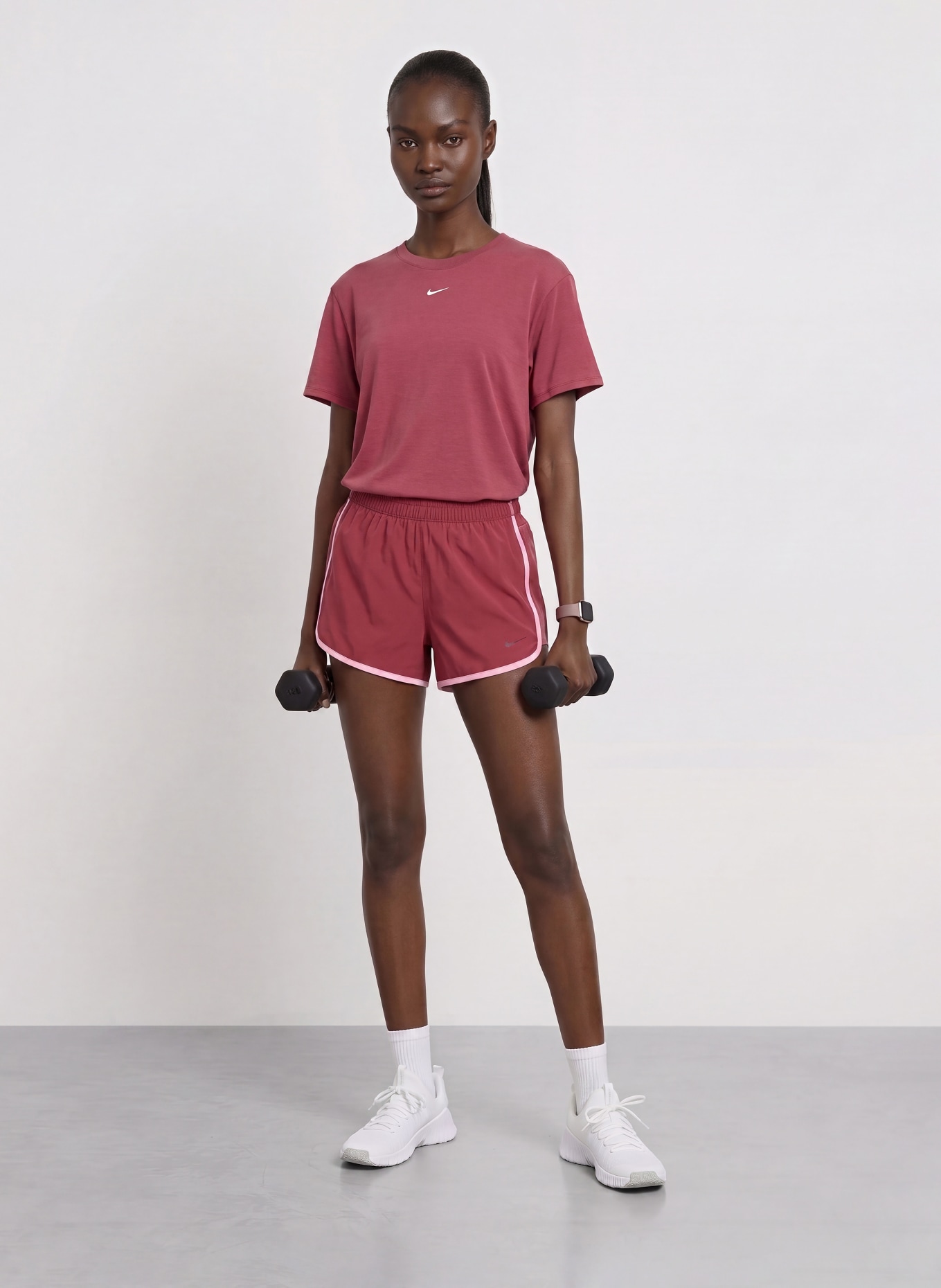 Nike 2-in-1 trainingsshort ONE: DONKERROOD / ROZE