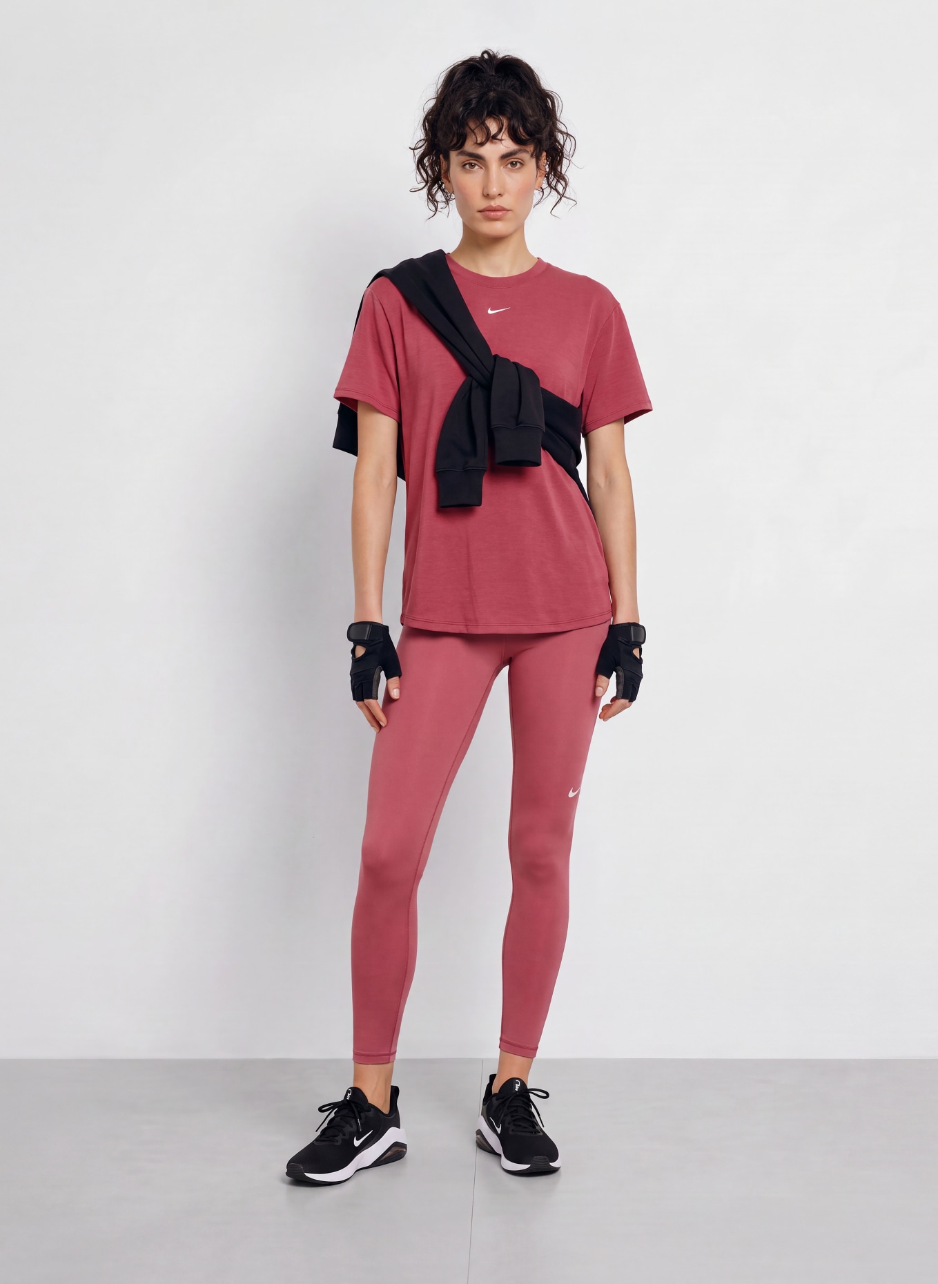 Nike Funktionsshirt ONE RELAXED: DUNKELROT