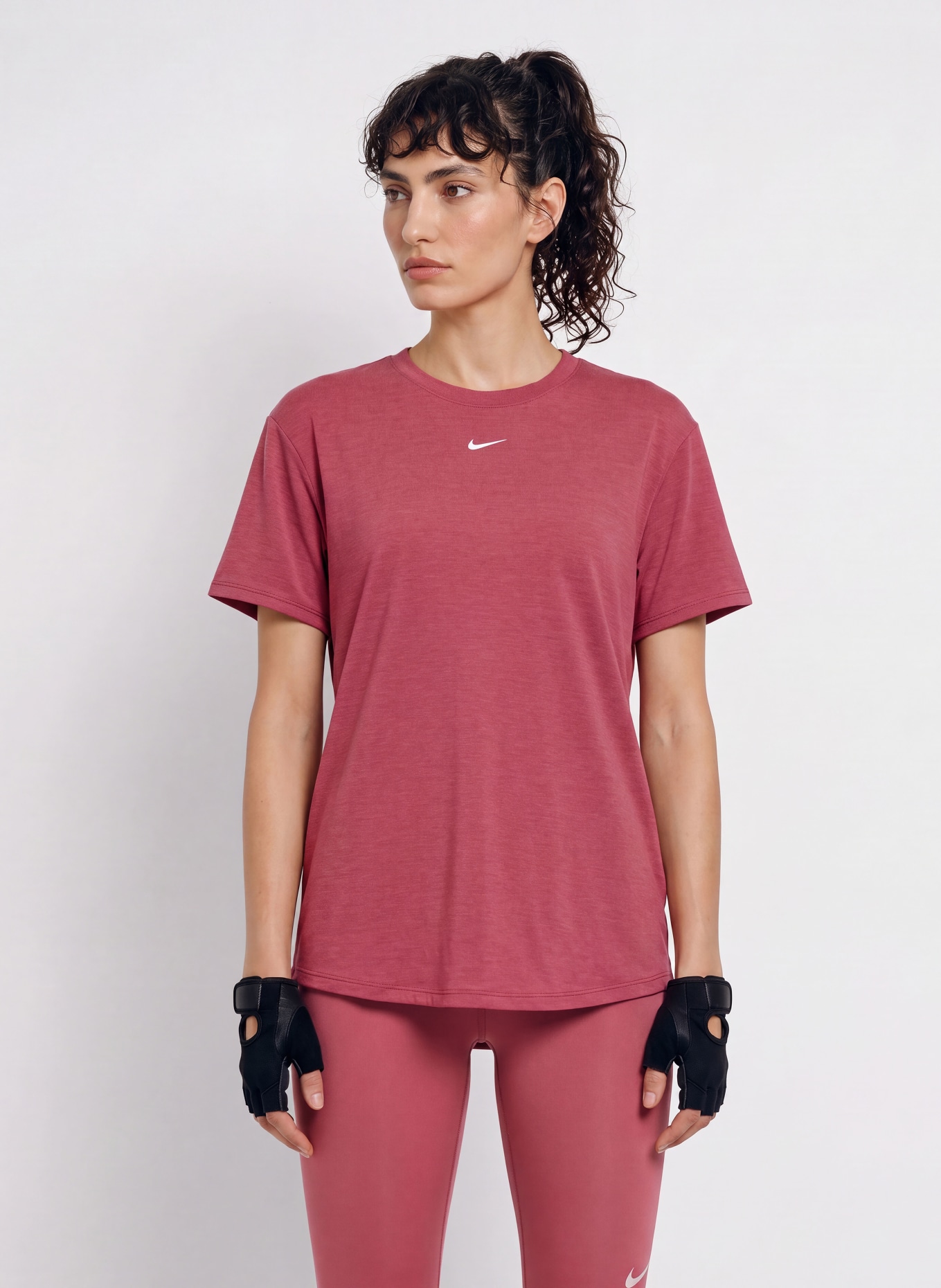 Nike Funktionsshirt ONE RELAXED: DUNKELROT