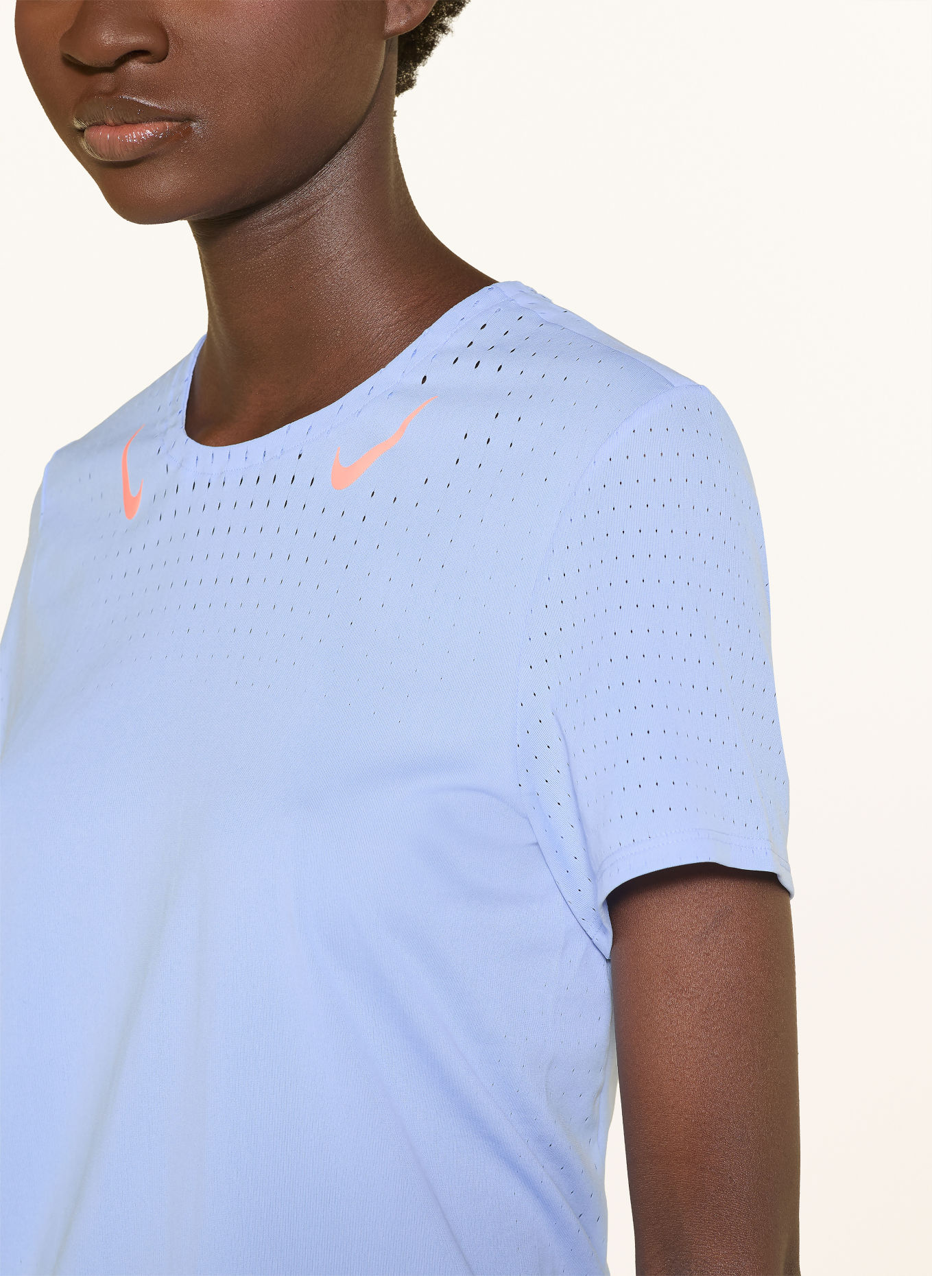 Nike Funkční tričko AEROSWIFT: TMAVĚ MODRÁ