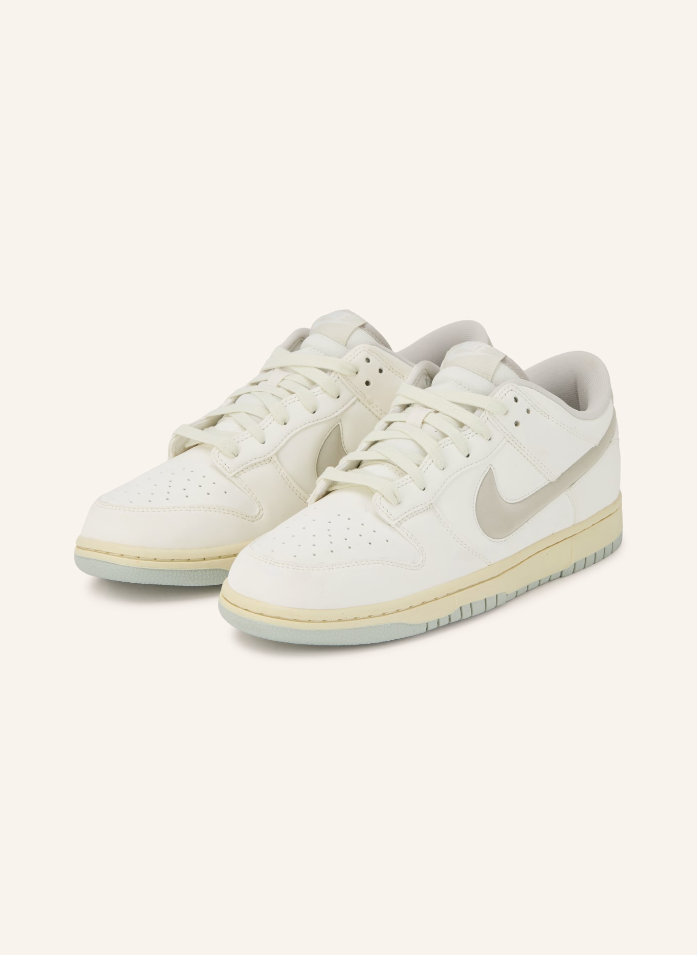 Nike DUNK LOW RETRO PRM Sneakers: CREAM / LIGHT GRAY