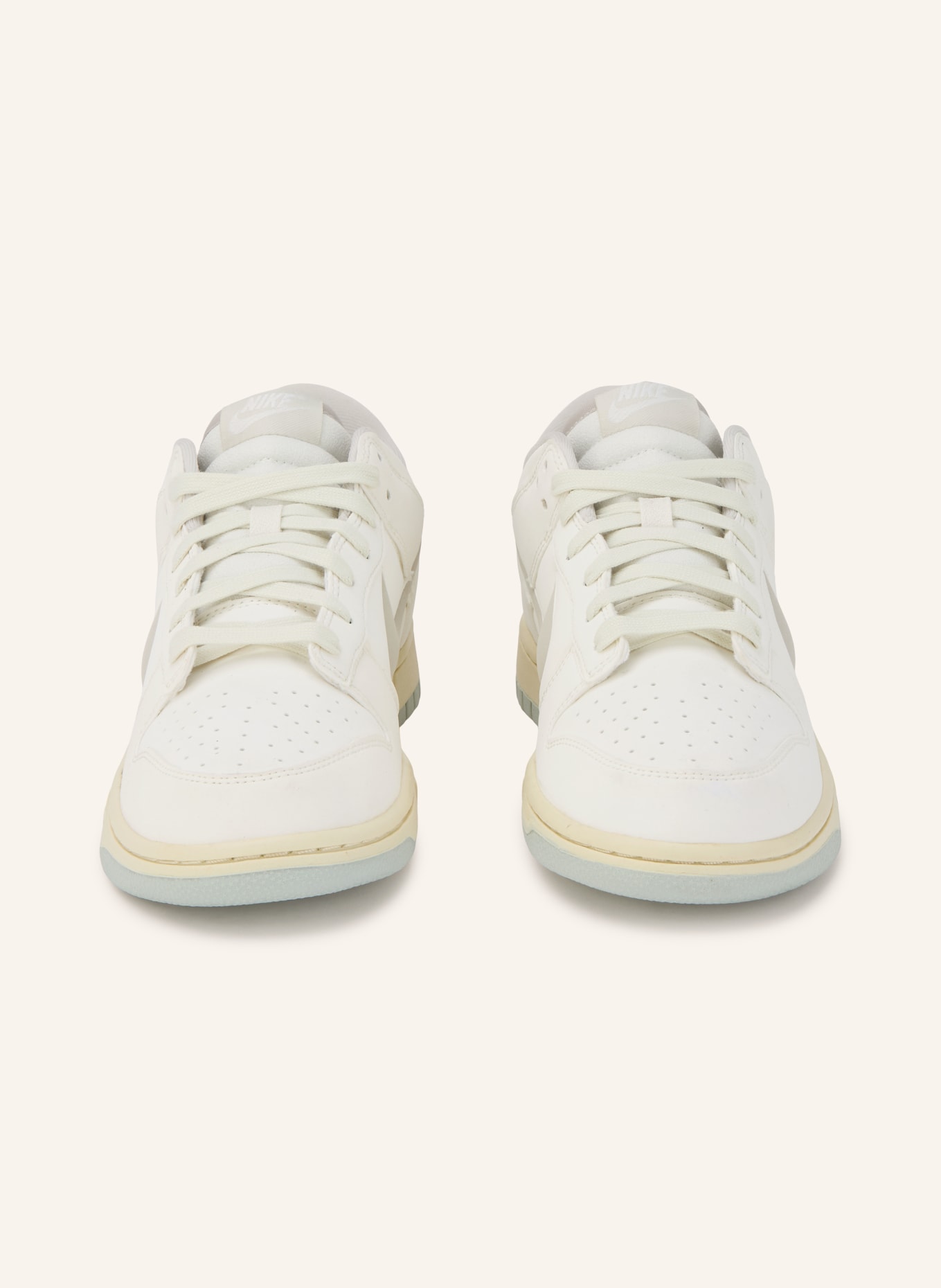 Nike DUNK LOW RETRO PRM Sneakers: CREAM / LIGHT GRAY