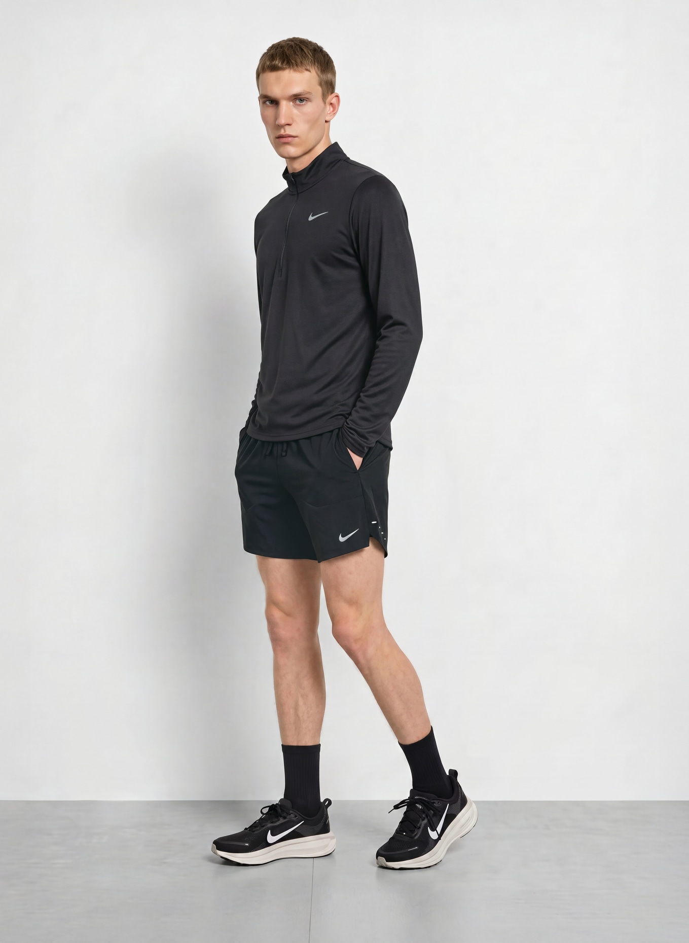 Nike 2-in-1-Laufshorts STRIDE: SCHWARZ