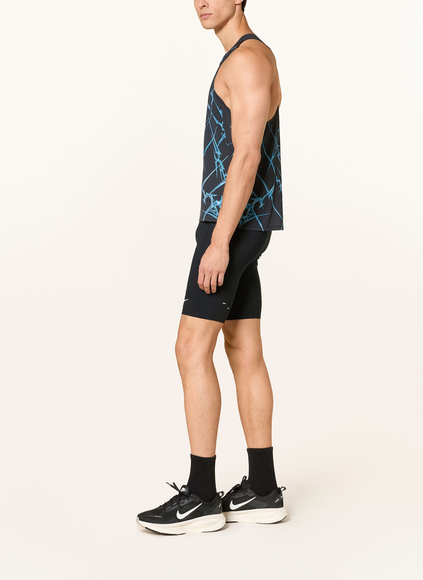 Nike STRIDE 2-in-1 running shorts: BLACK