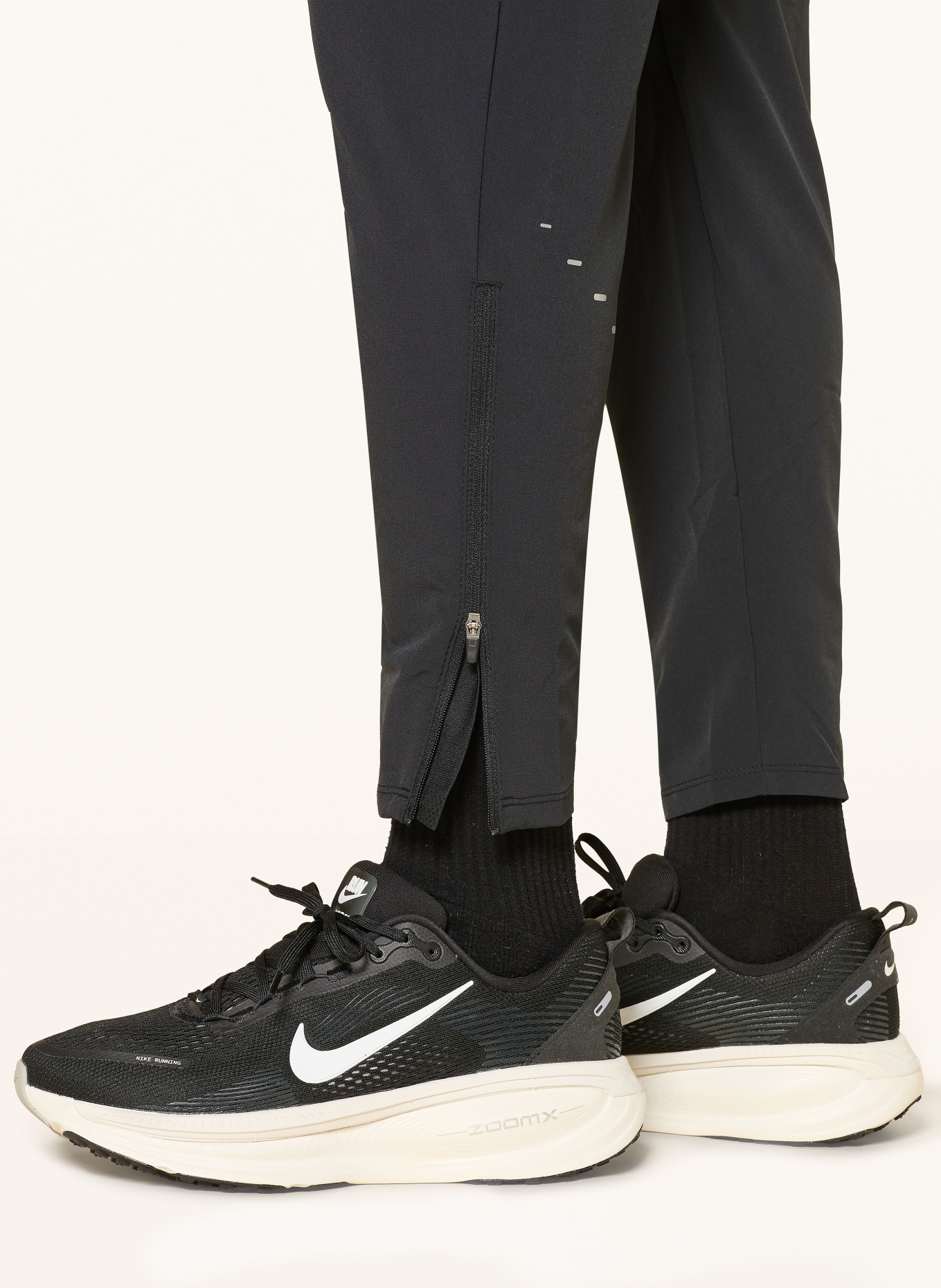 Nike Laufhose STRIDE: SCHWARZ