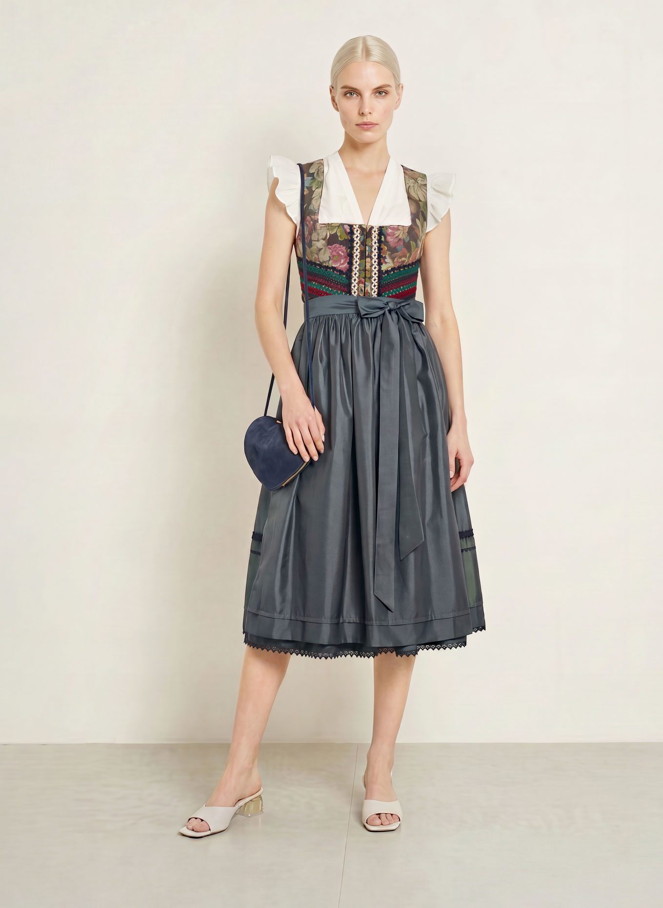 SPORTALM Dirndl HASELBACH met kant: DONKERBLAUW / DONKERROOD / GROEN