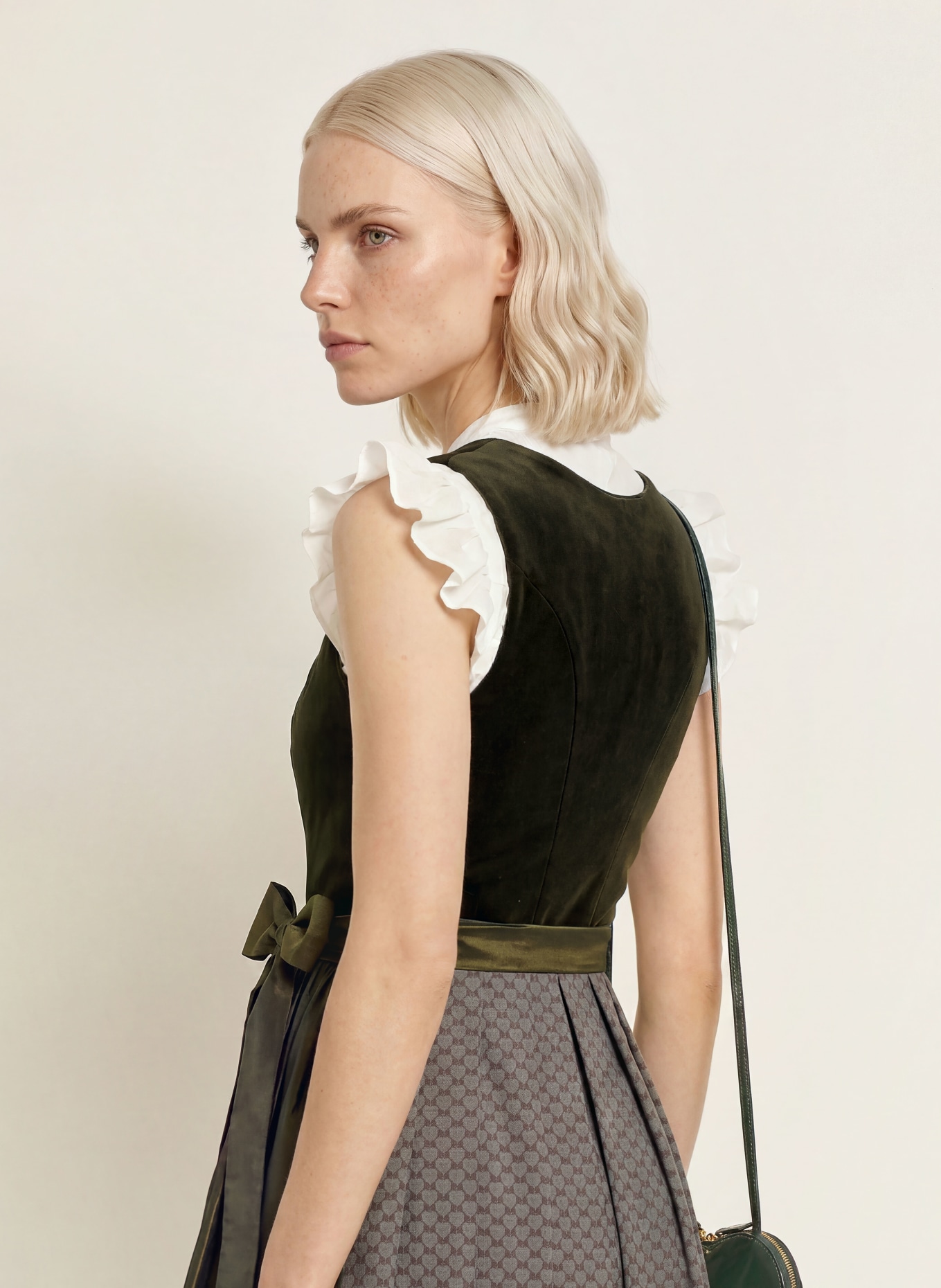 Johann & Johanna Dirndl: DARK GREEN / GRAY
