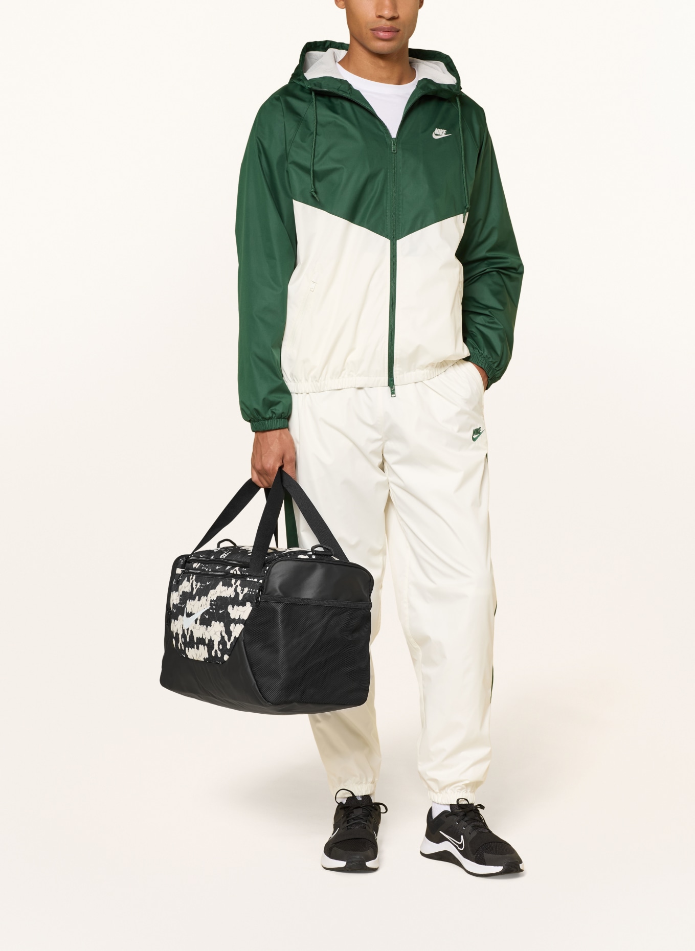 Nike Sporttasche BRASILIA: DUNKELGRAU / CREME / SCHWARZ