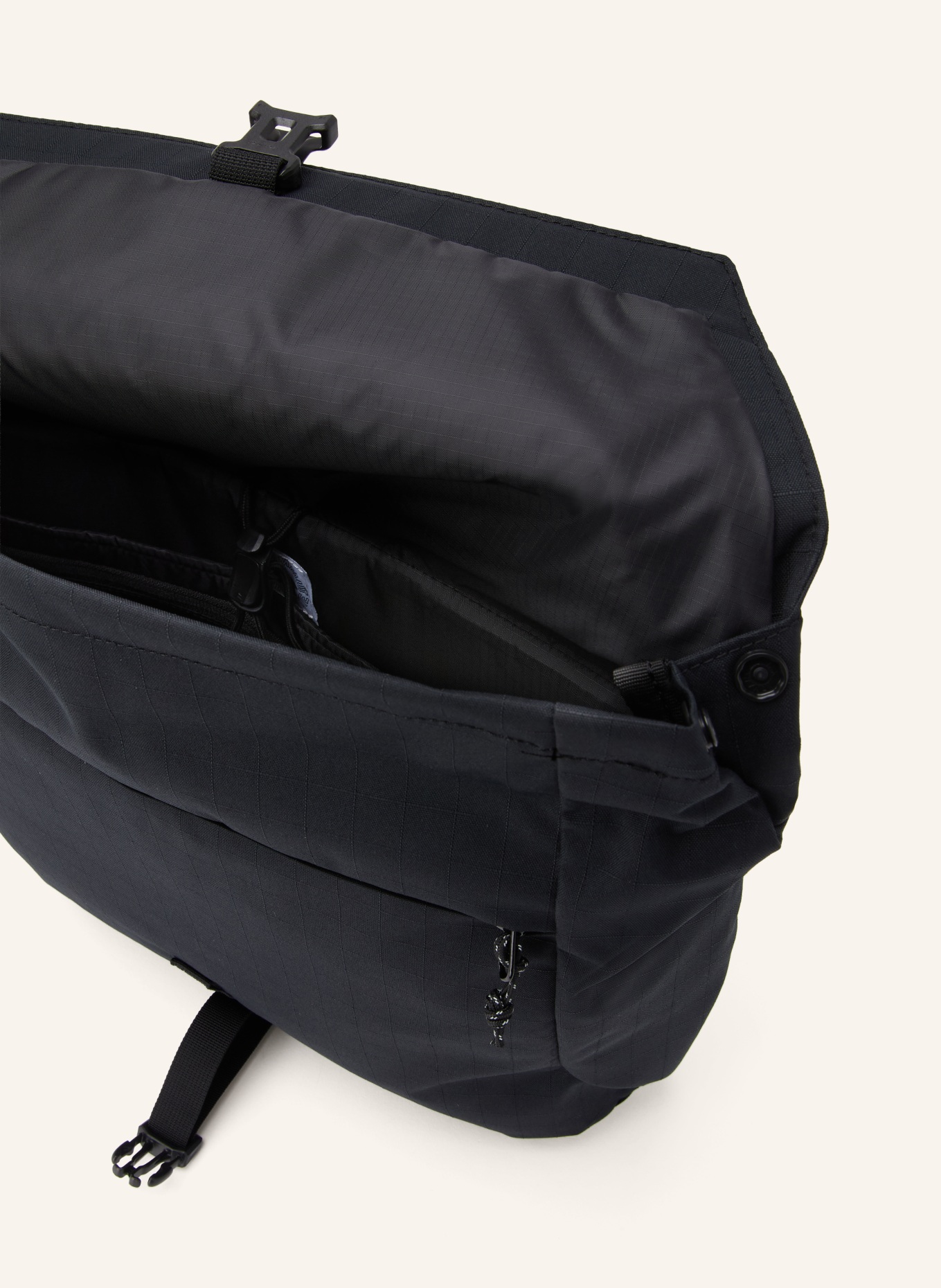 MAMMUT Geantă tip messenger ALTO 8: NEGRU