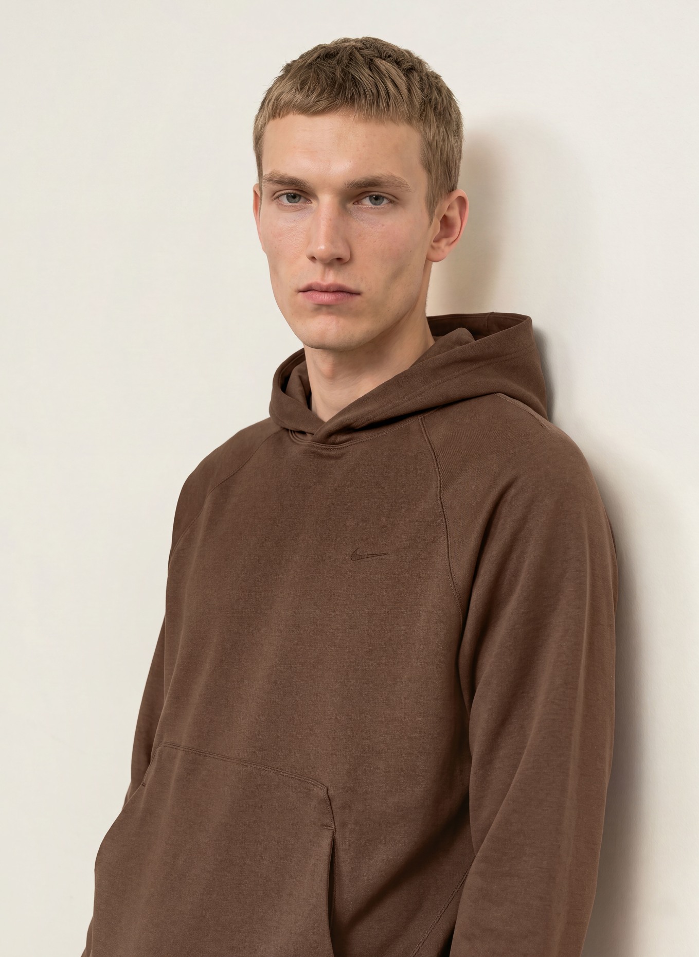 Nike Hoodie PRIMARY NANOKNIT: BRAUN
