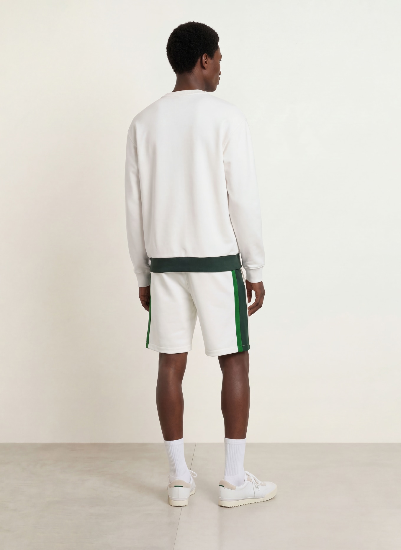 LACOSTE Sweatshorts med normal passform: MÖRKGRÖN / VIT